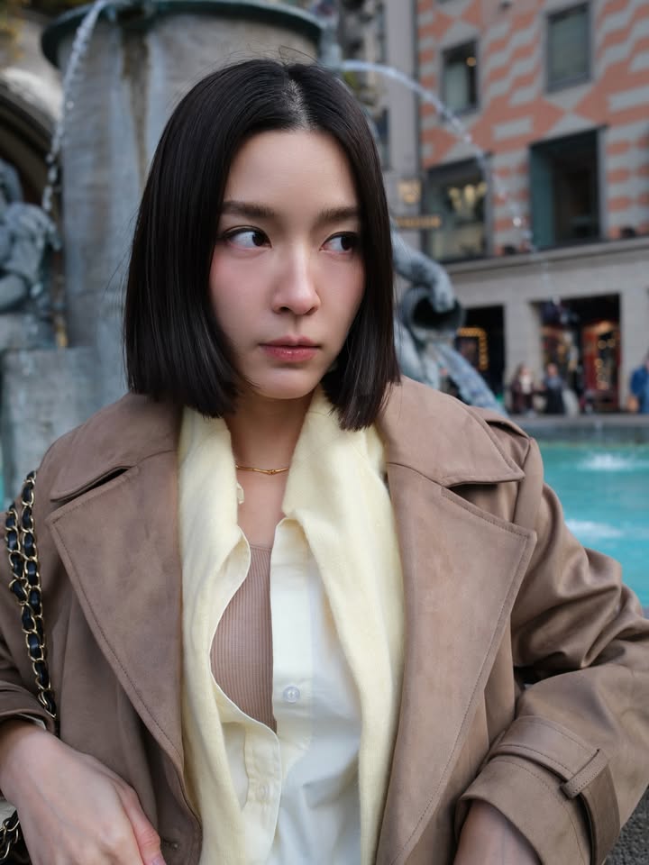 โม - มนชนก แสงฉายเพียงเพ็ญ