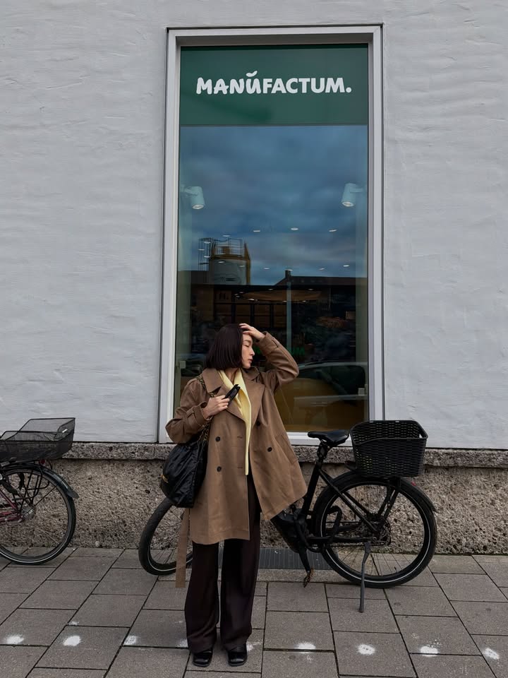 โม - มนชนก แสงฉายเพียงเพ็ญ