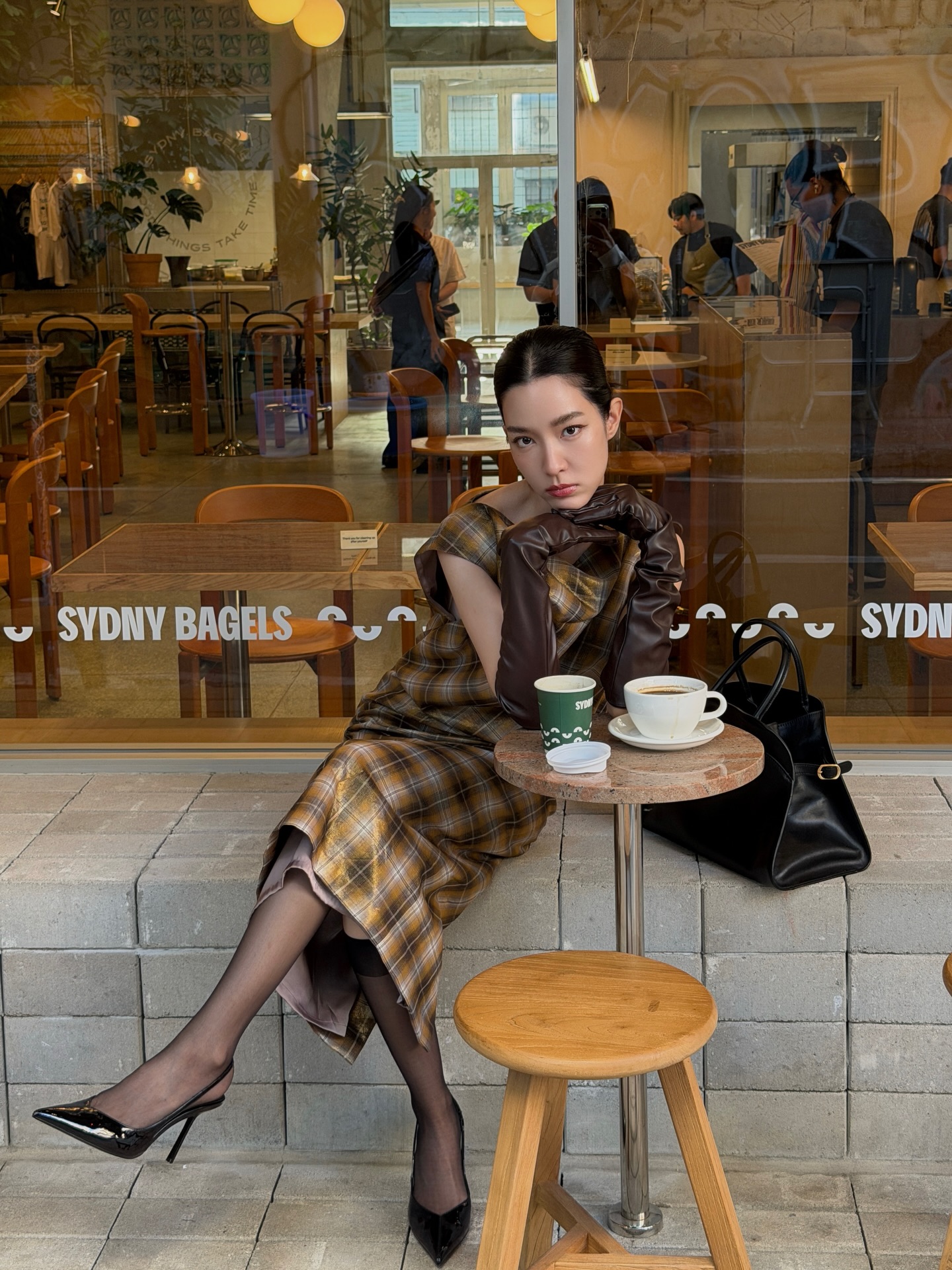 โม - มนชนก แสงฉายเพียงเพ็ญ