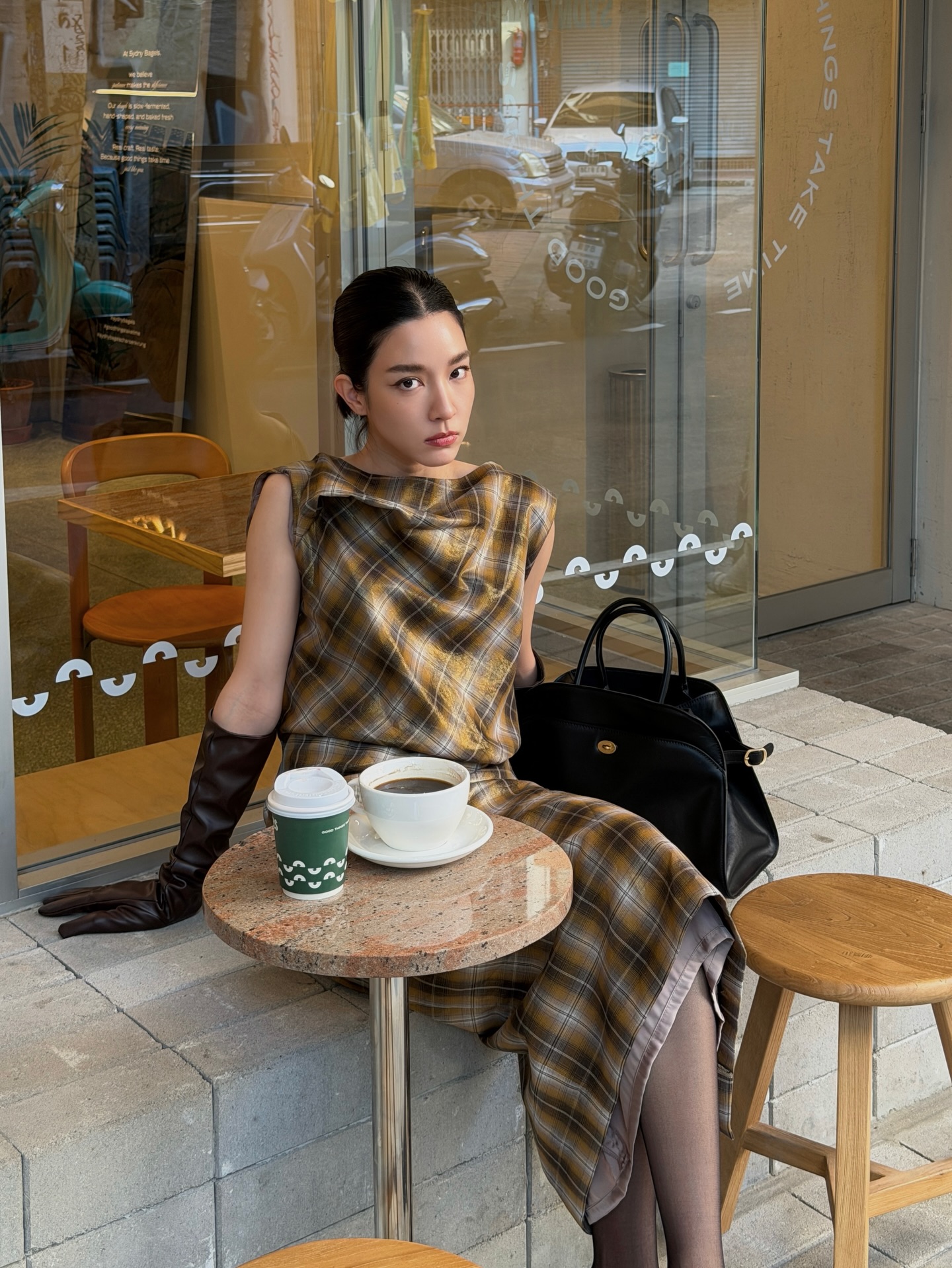 โม - มนชนก แสงฉายเพียงเพ็ญ