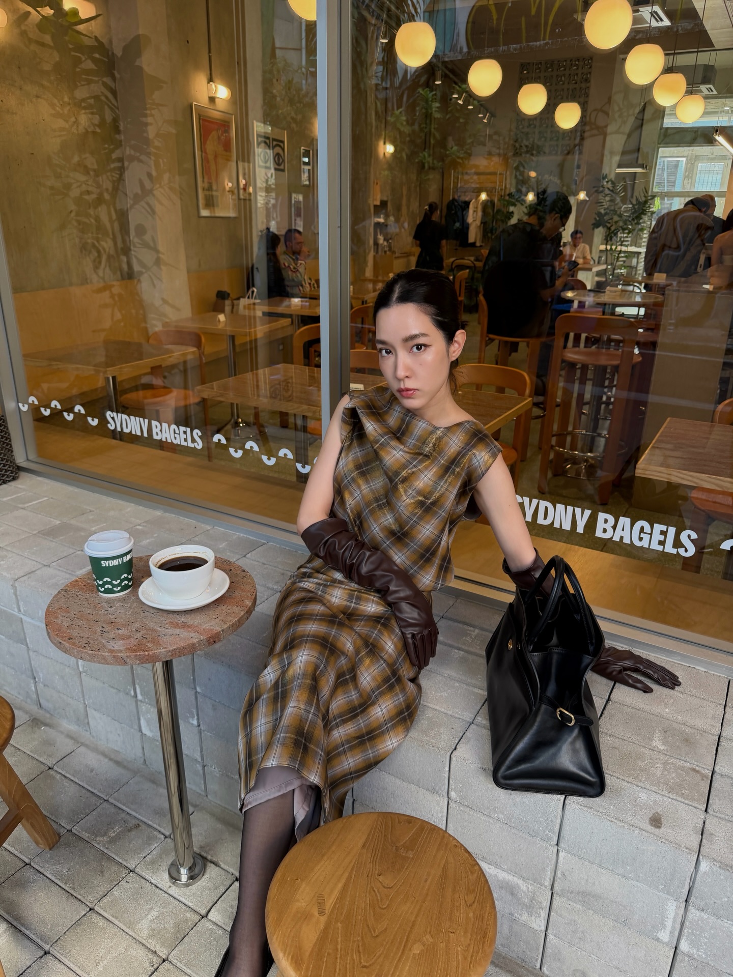 โม - มนชนก แสงฉายเพียงเพ็ญ