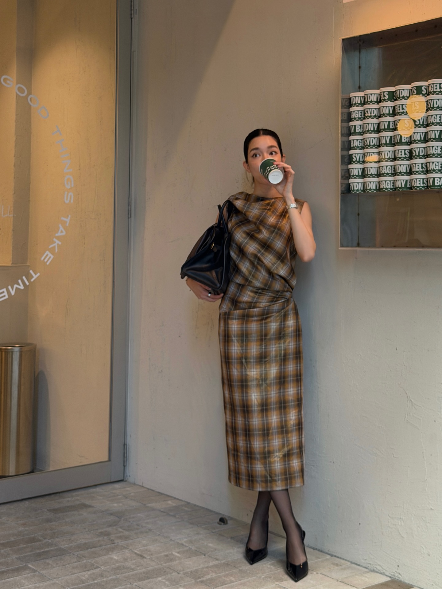 โม - มนชนก แสงฉายเพียงเพ็ญ