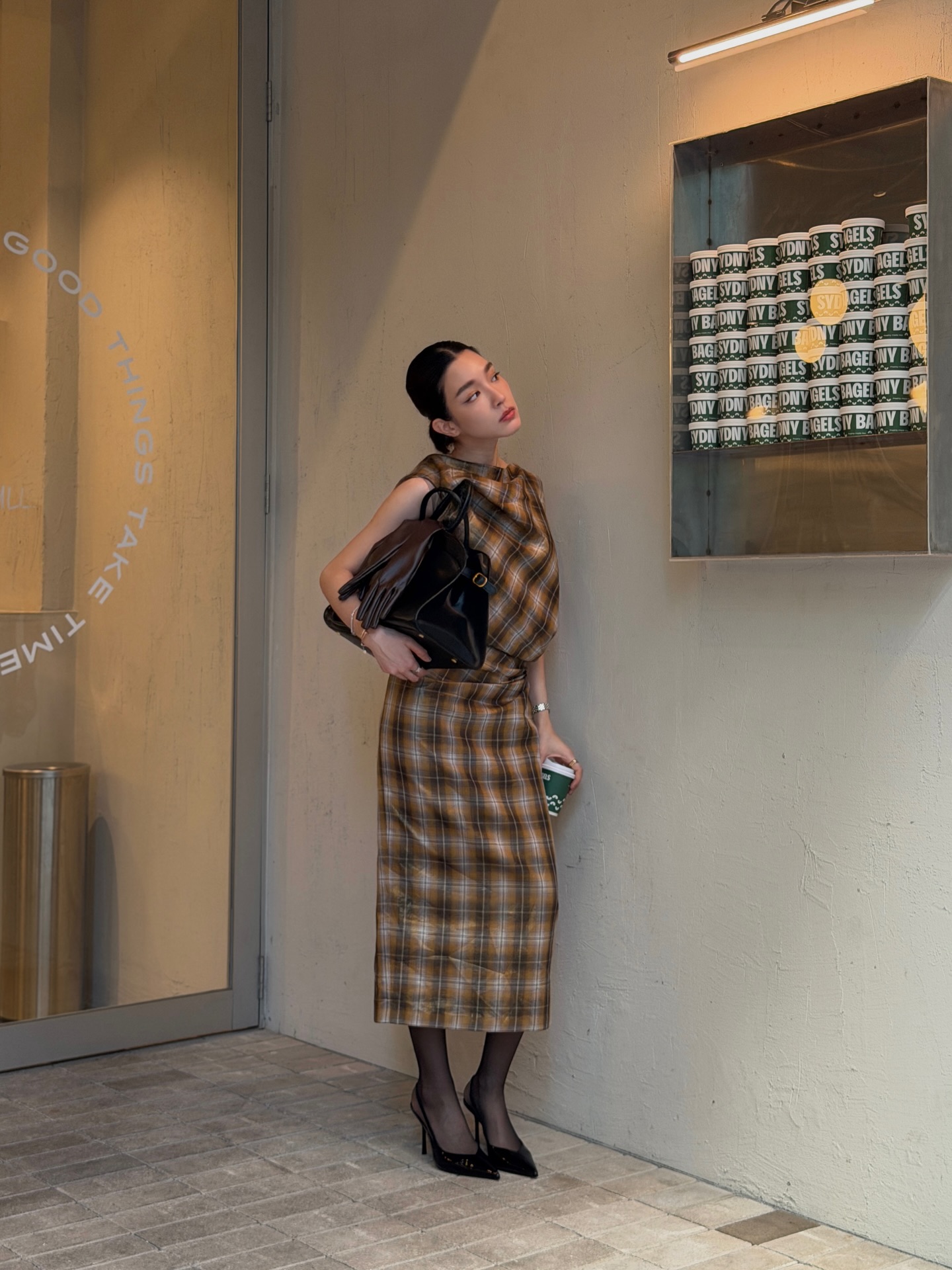 โม - มนชนก แสงฉายเพียงเพ็ญ