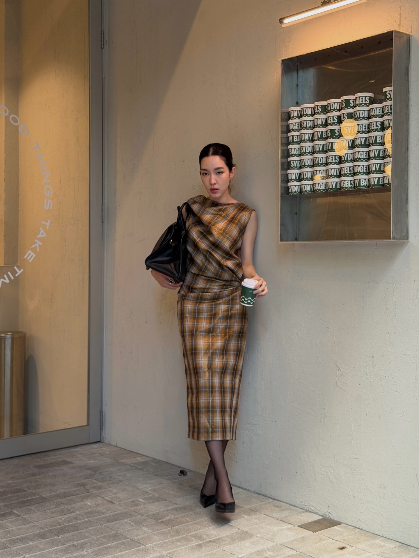 โม - มนชนก แสงฉายเพียงเพ็ญ