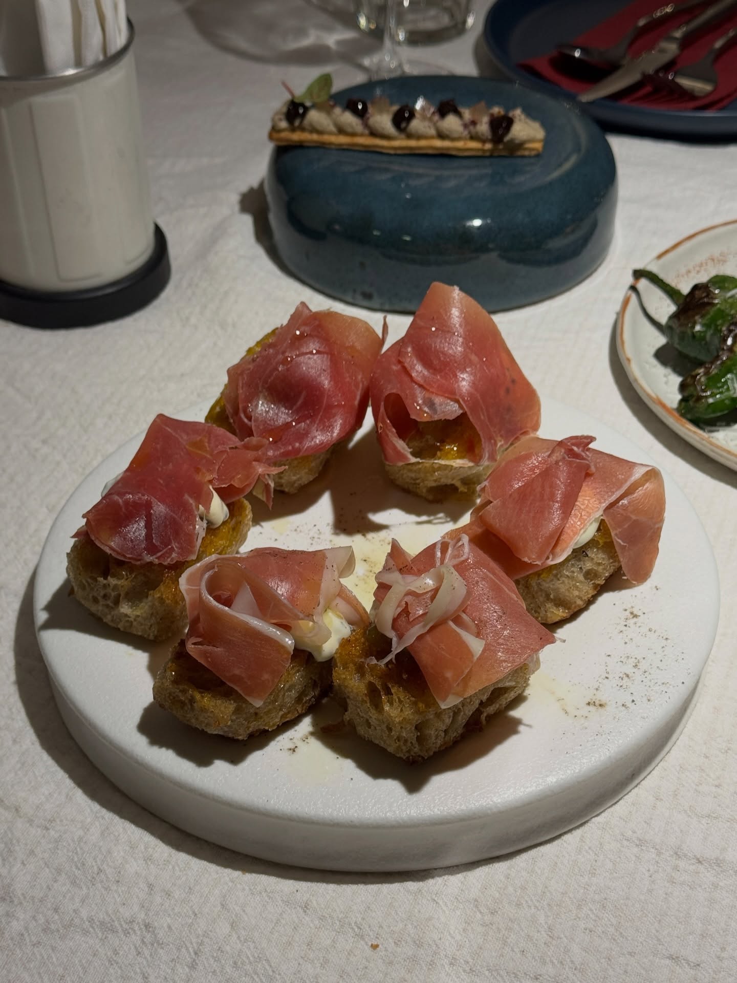 โม - มนชนก แสงฉายเพียงเพ็ญ