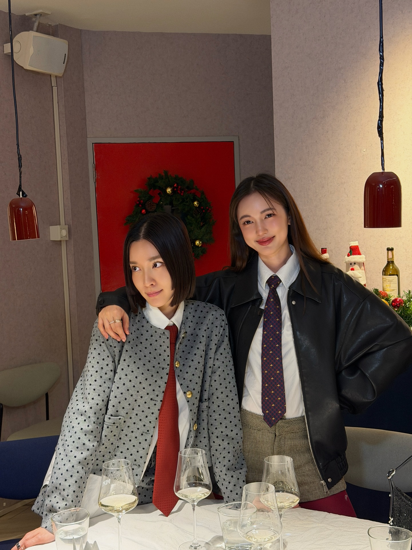 โม - มนชนก แสงฉายเพียงเพ็ญ