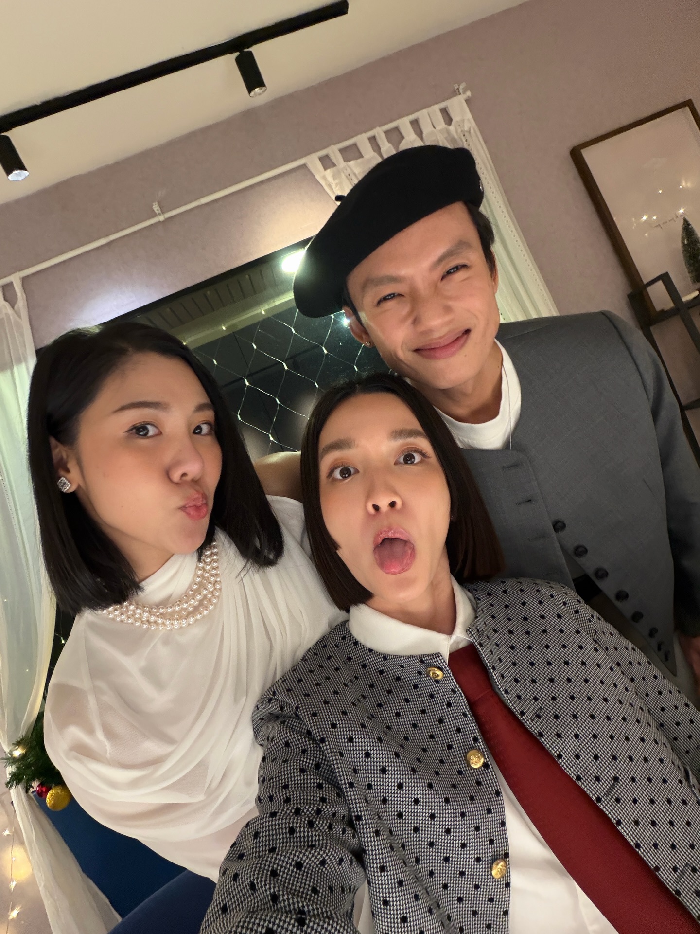 โม - มนชนก แสงฉายเพียงเพ็ญ