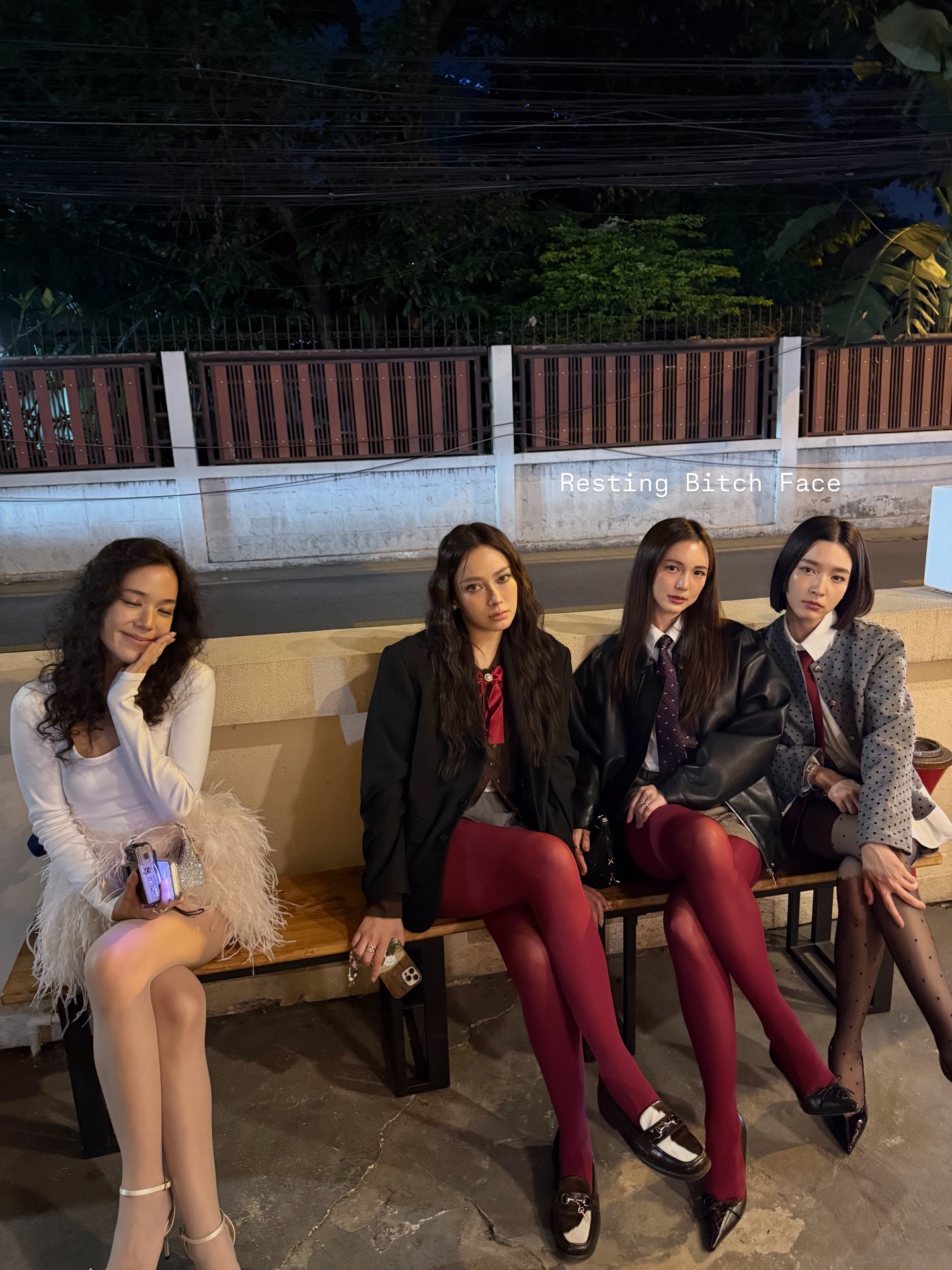 โม - มนชนก แสงฉายเพียงเพ็ญ