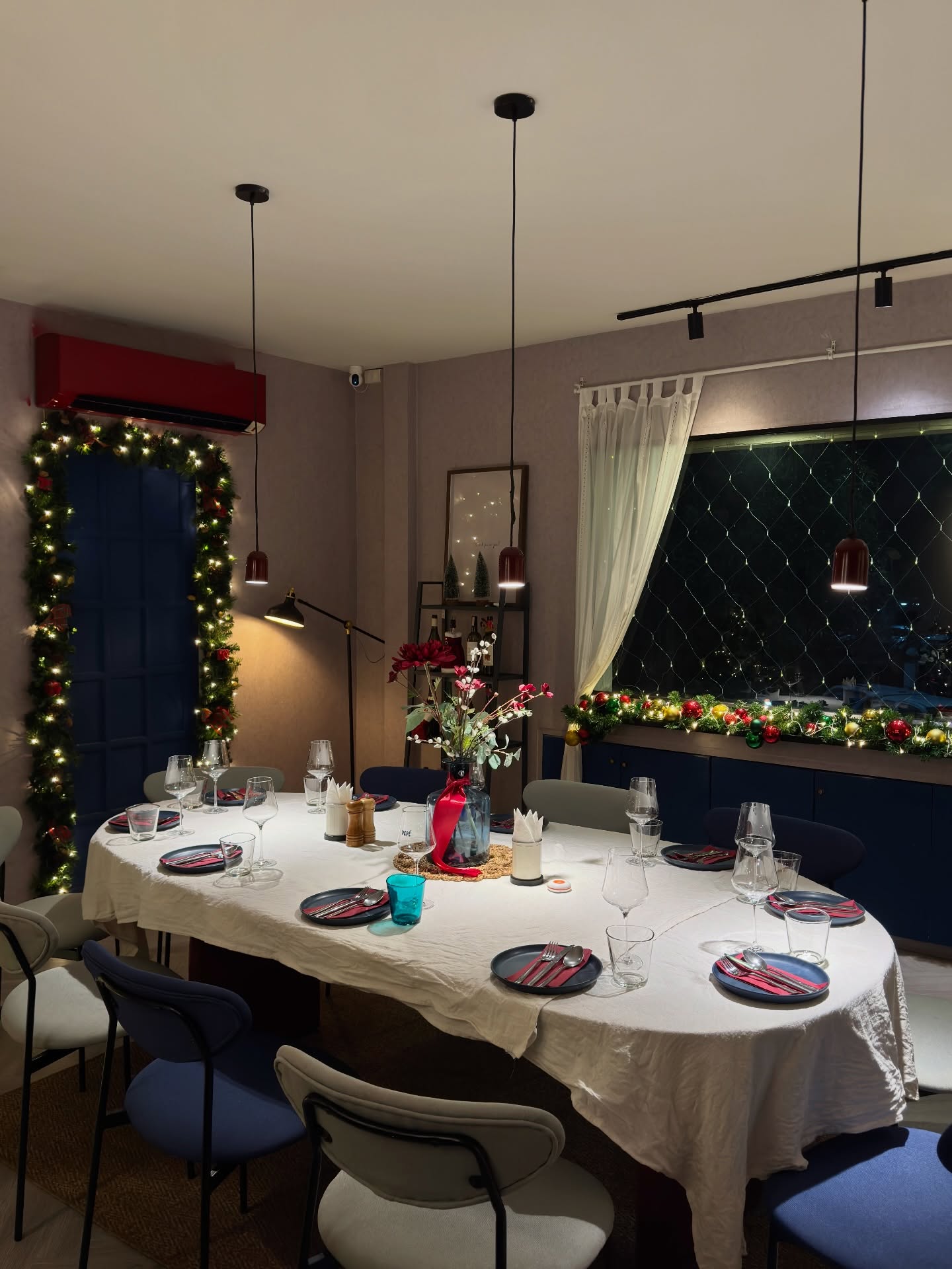 โม - มนชนก แสงฉายเพียงเพ็ญ