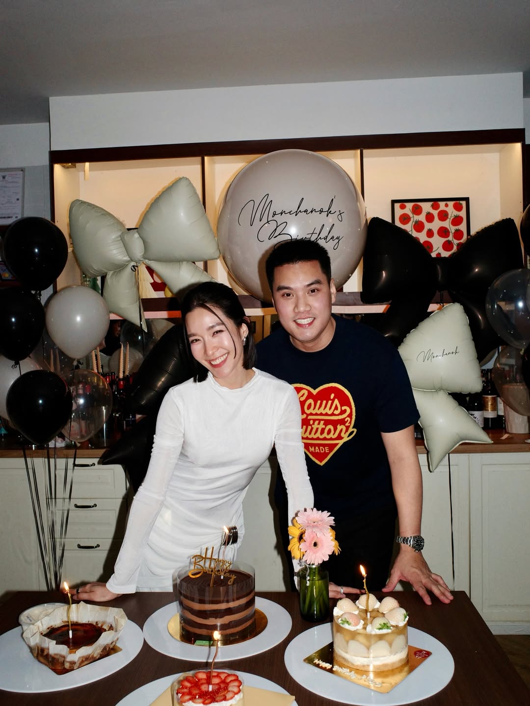 โม - มนชนก แสงฉายเพียงเพ็ญ