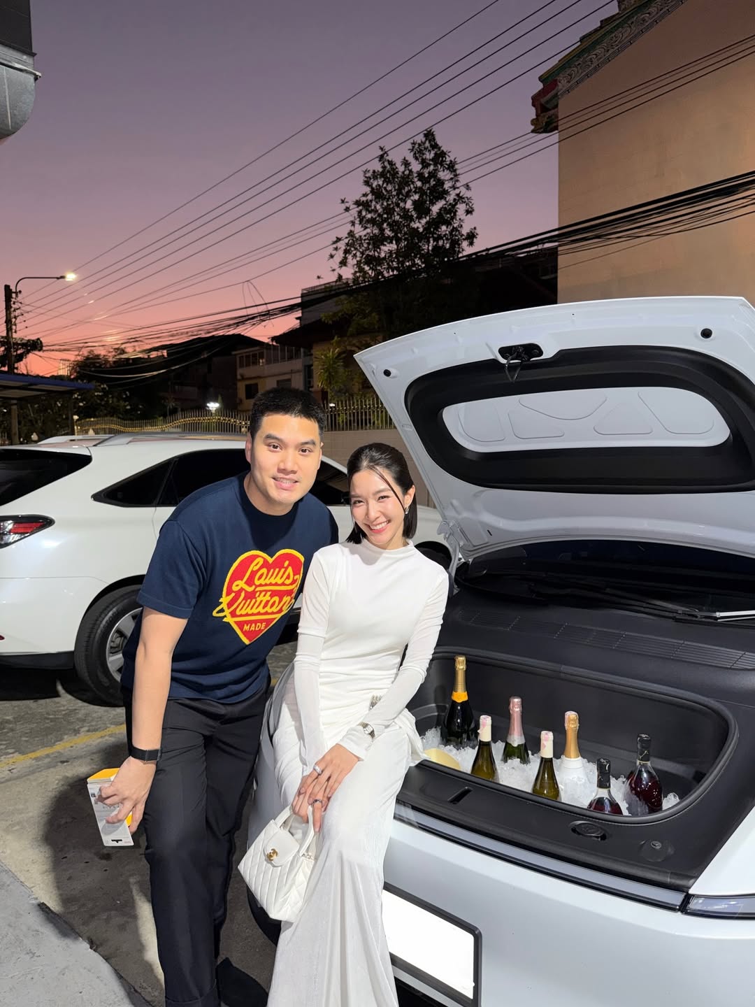 โม - มนชนก แสงฉายเพียงเพ็ญ