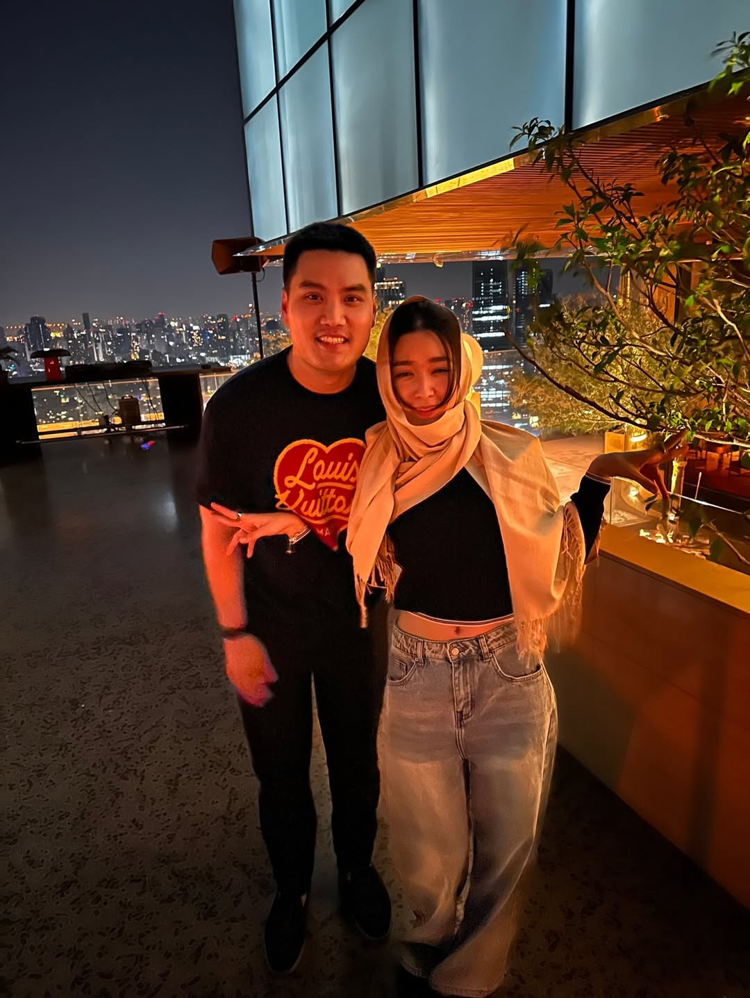 โม - มนชนก แสงฉายเพียงเพ็ญ