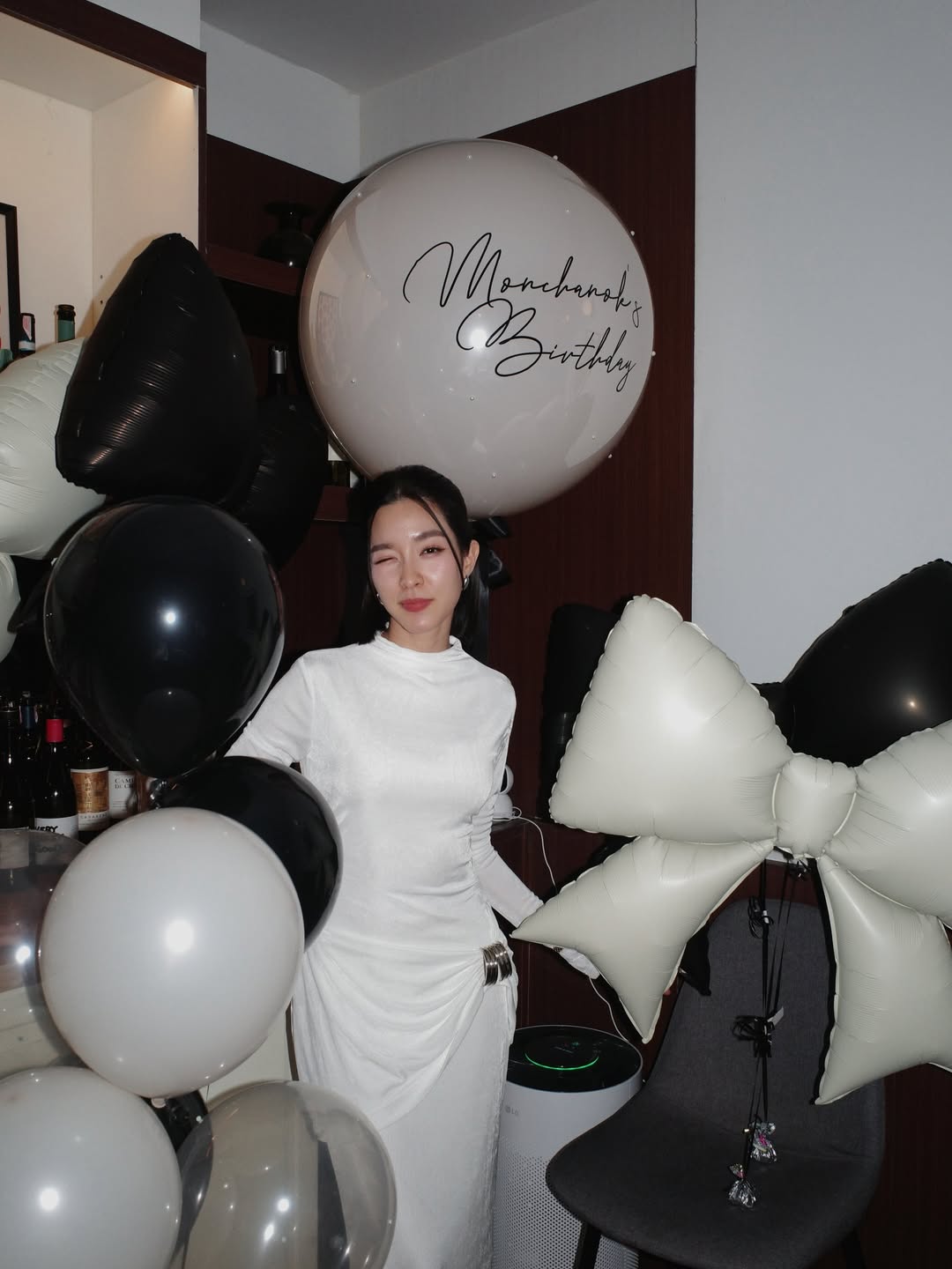 โม - มนชนก แสงฉายเพียงเพ็ญ