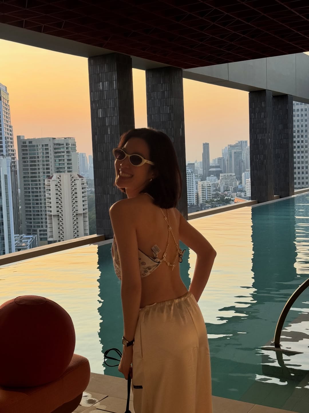 โม - มนชนก แสงฉายเพียงเพ็ญ