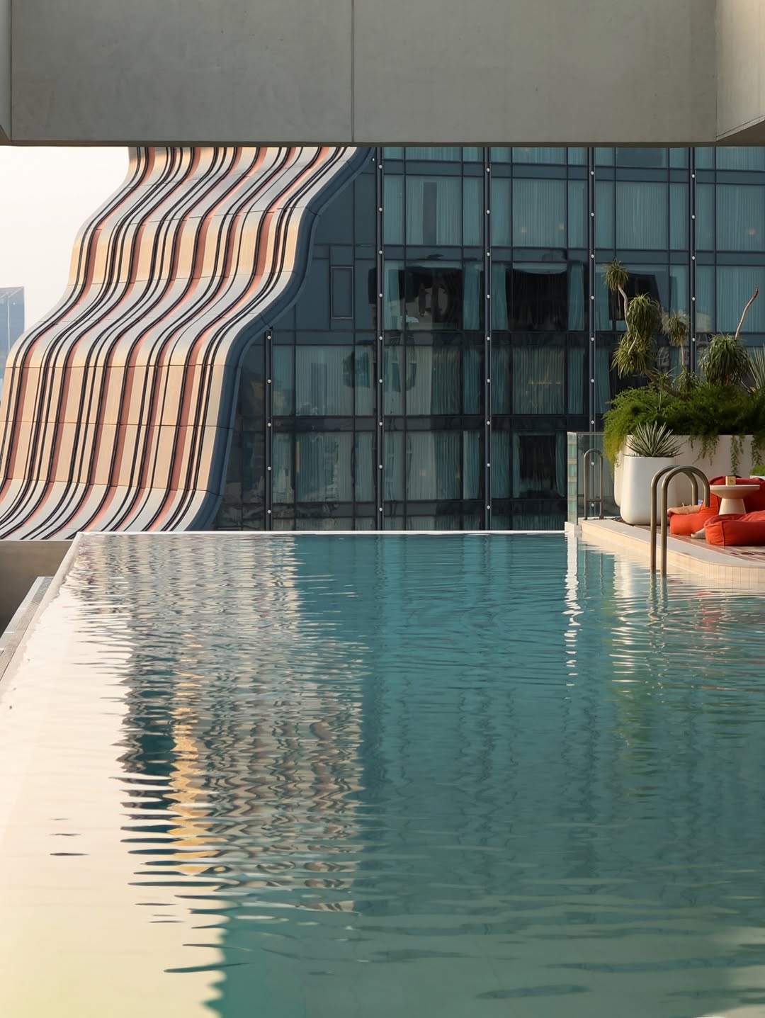 โม - มนชนก แสงฉายเพียงเพ็ญ