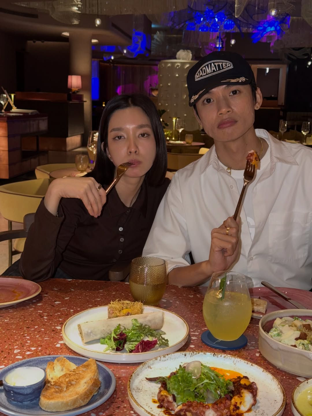 โม - มนชนก แสงฉายเพียงเพ็ญ