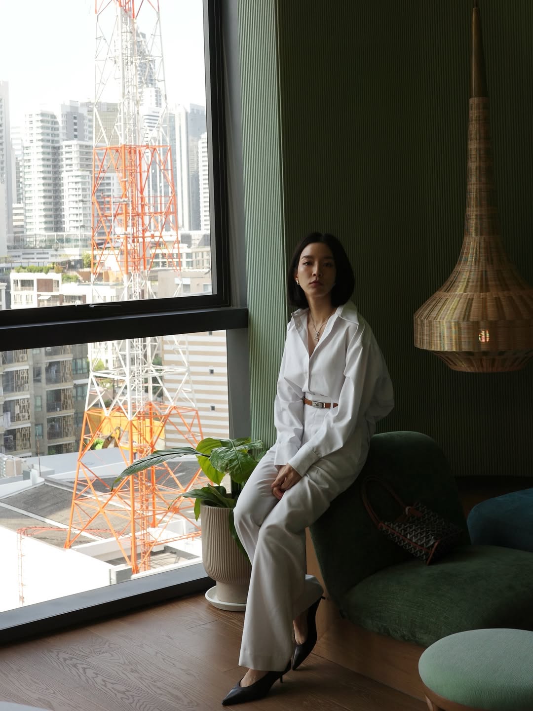 โม - มนชนก แสงฉายเพียงเพ็ญ