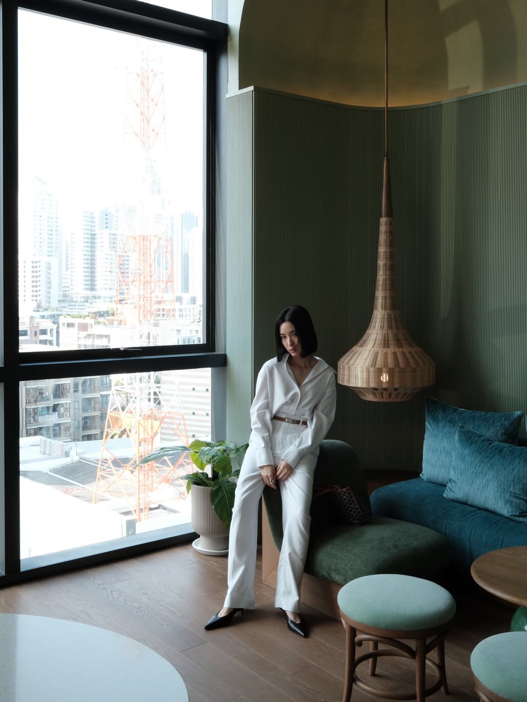 โม - มนชนก แสงฉายเพียงเพ็ญ