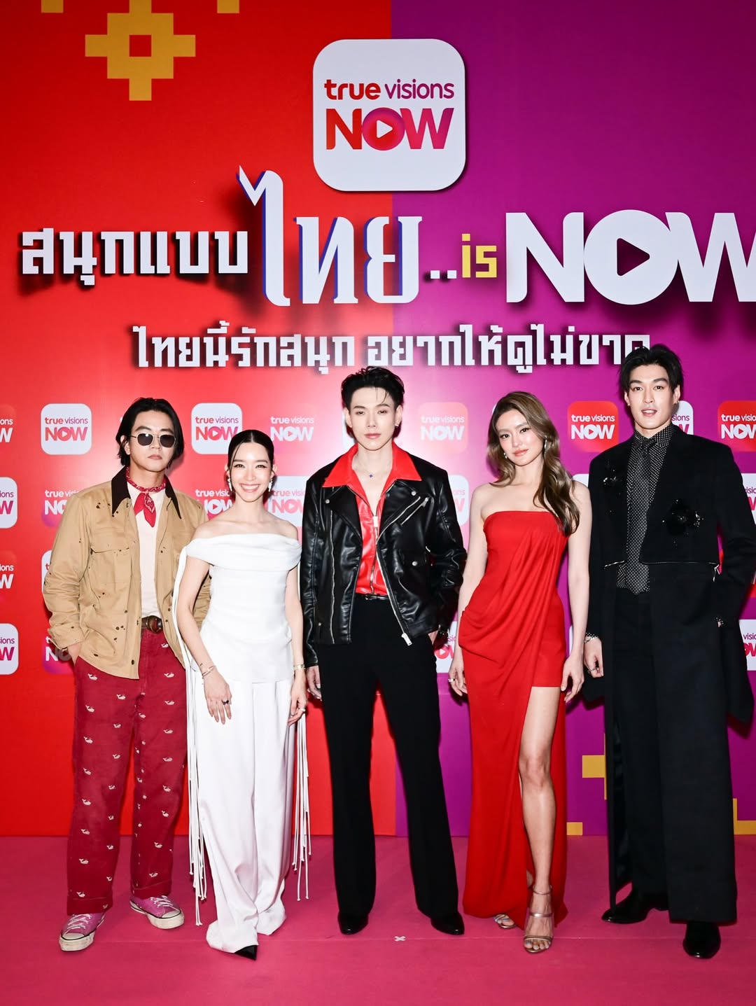 โม - มนชนก แสงฉายเพียงเพ็ญ