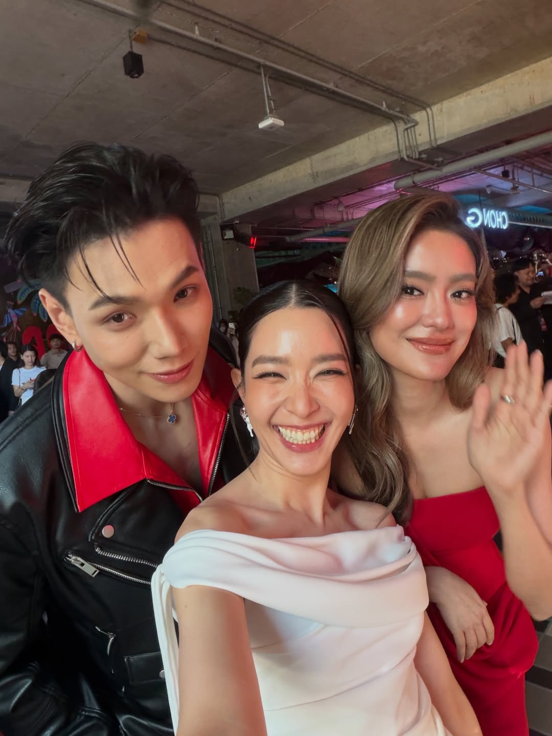 โม - มนชนก แสงฉายเพียงเพ็ญ