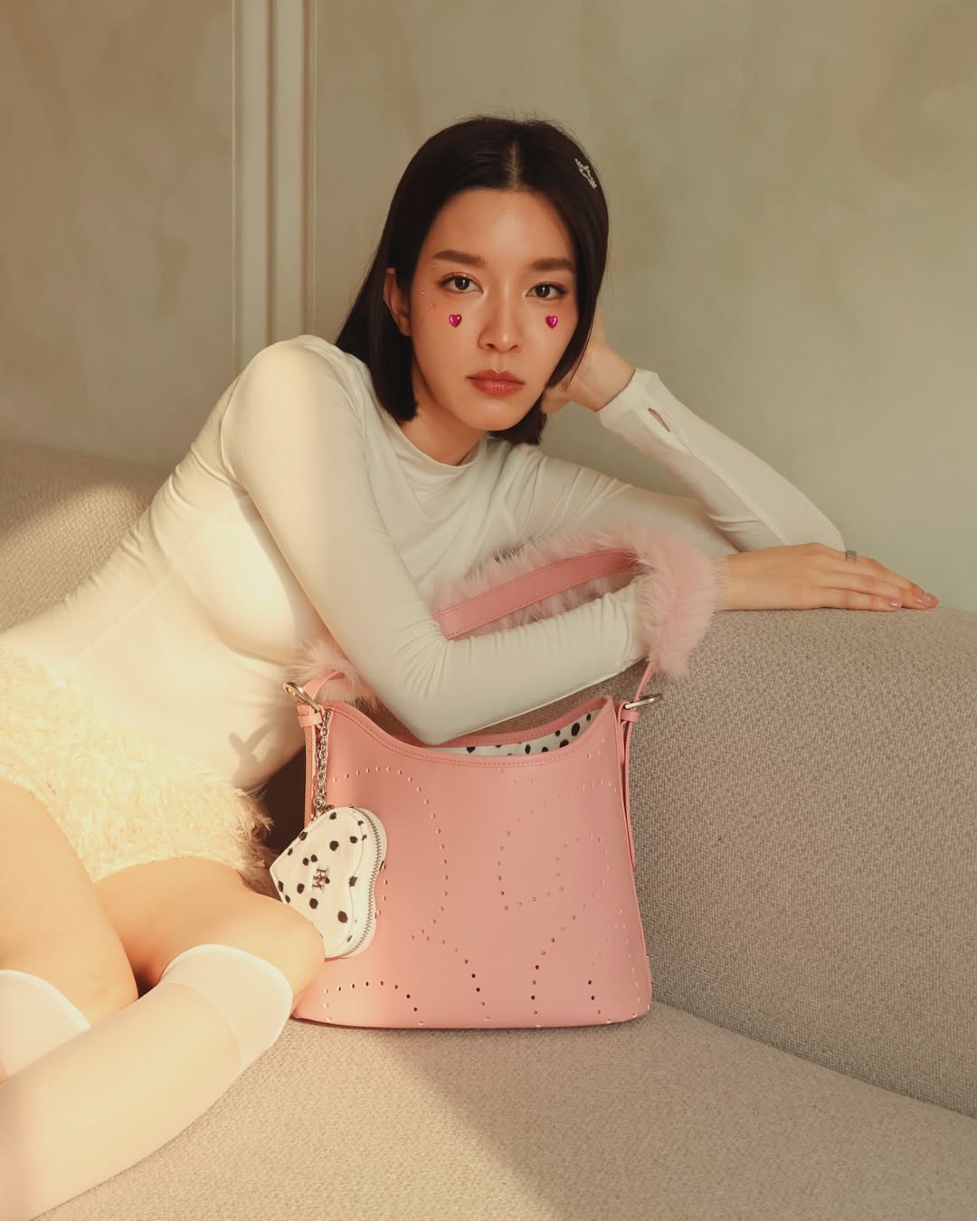 โม - มนชนก แสงฉายเพียงเพ็ญ