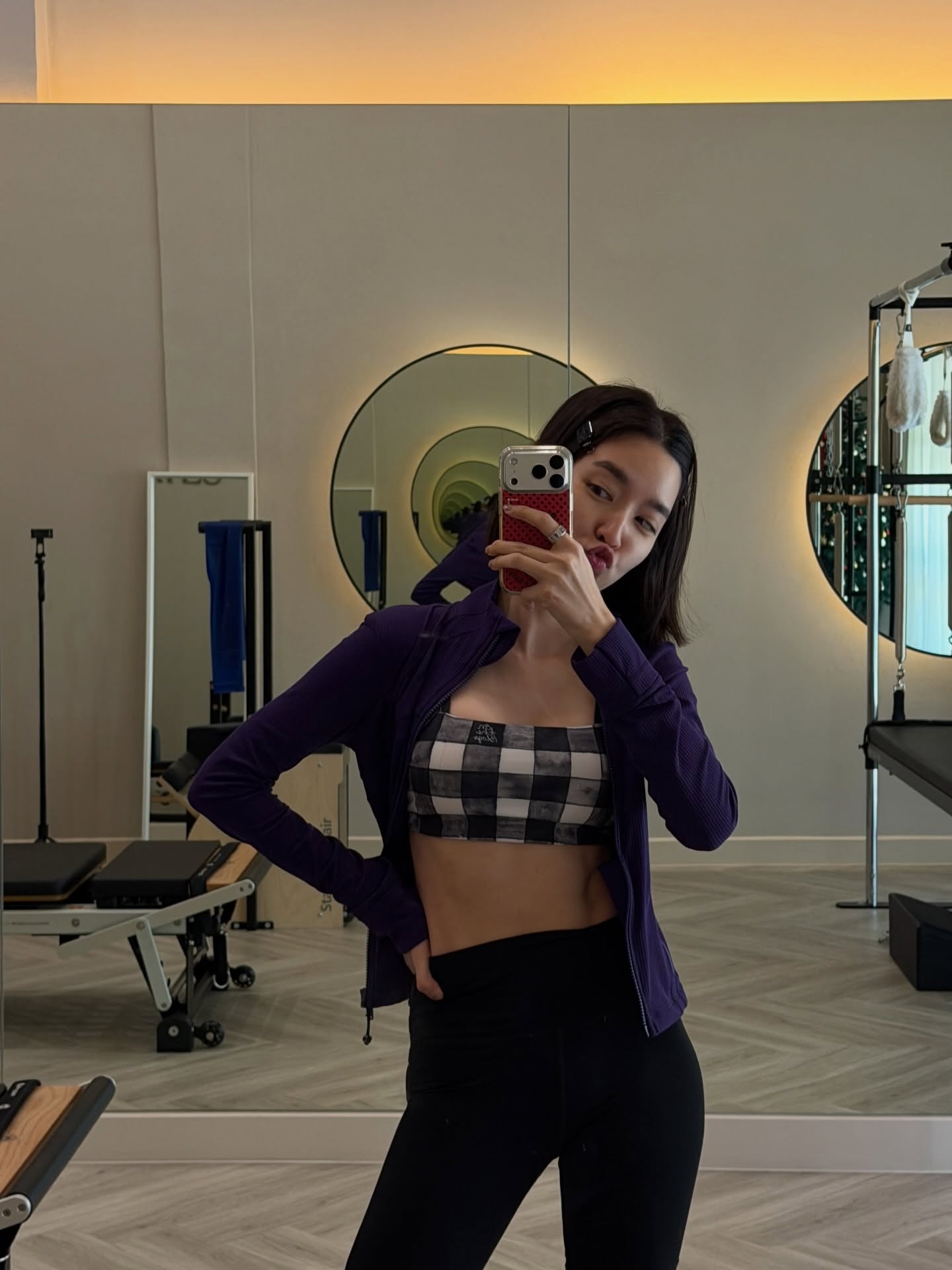 โม - มนชนก แสงฉายเพียงเพ็ญ