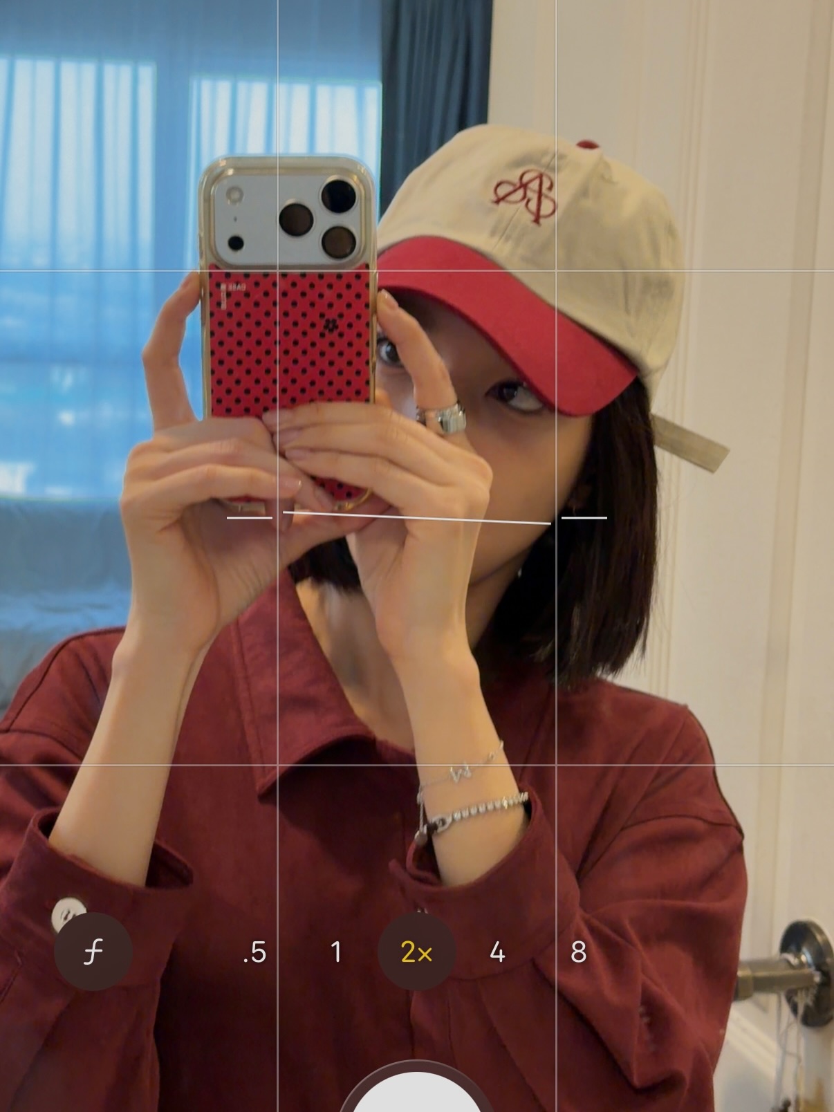 โม - มนชนก แสงฉายเพียงเพ็ญ