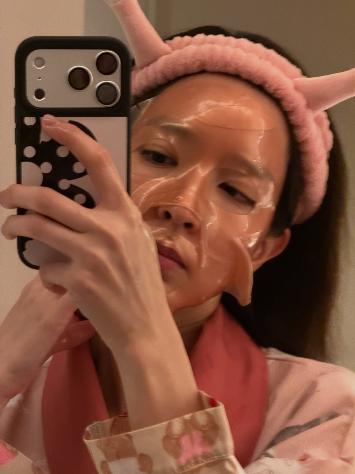 โม - มนชนก แสงฉายเพียงเพ็ญ