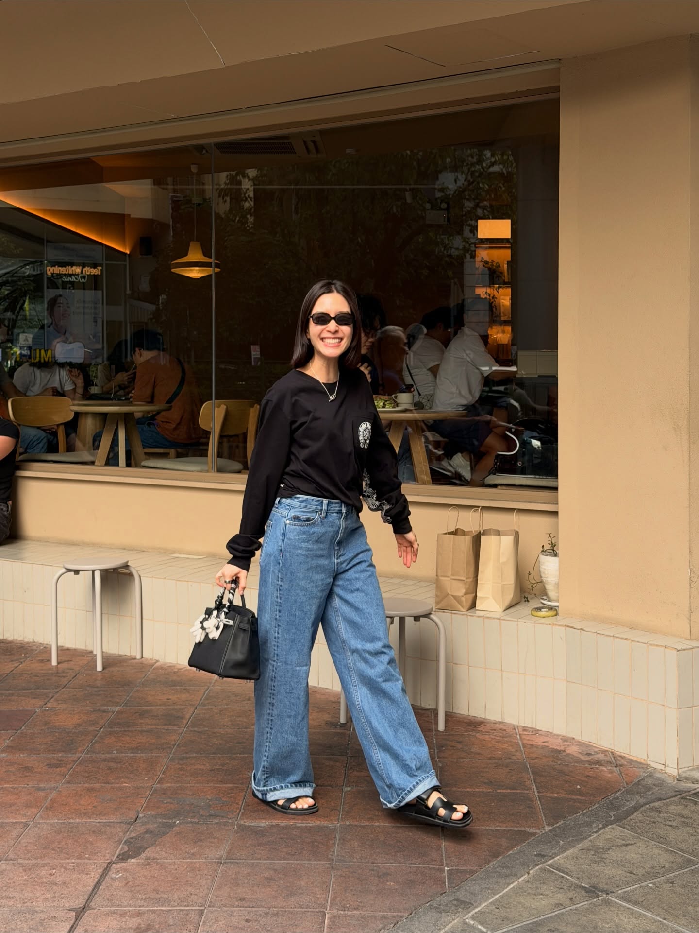 โม - มนชนก แสงฉายเพียงเพ็ญ