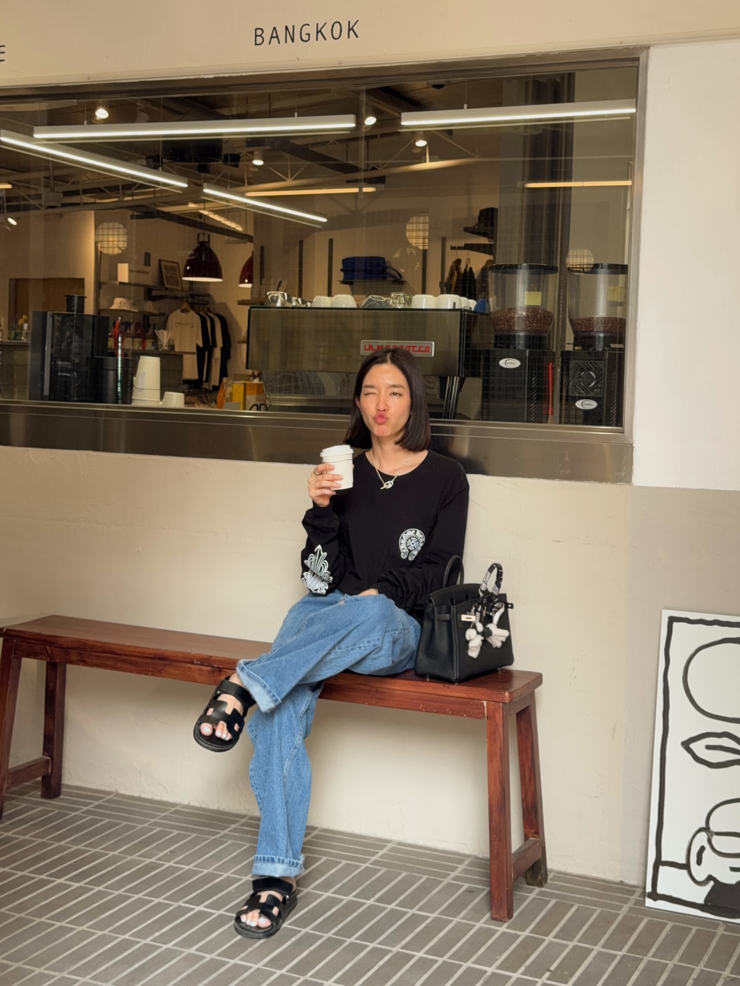 โม - มนชนก แสงฉายเพียงเพ็ญ