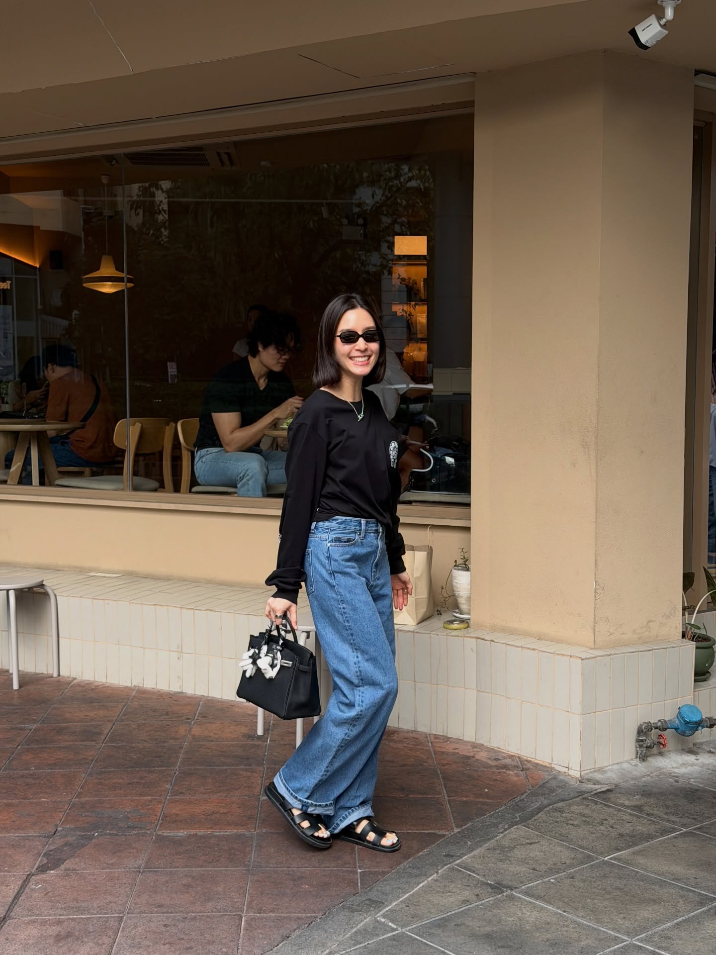 โม - มนชนก แสงฉายเพียงเพ็ญ