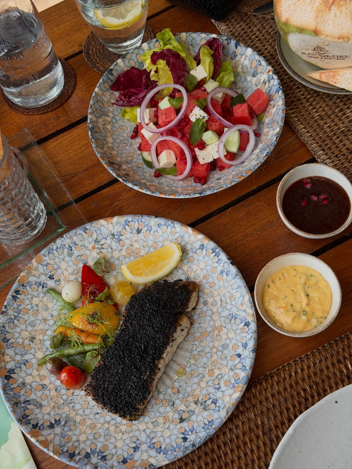 โม - มนชนก แสงฉายเพียงเพ็ญ