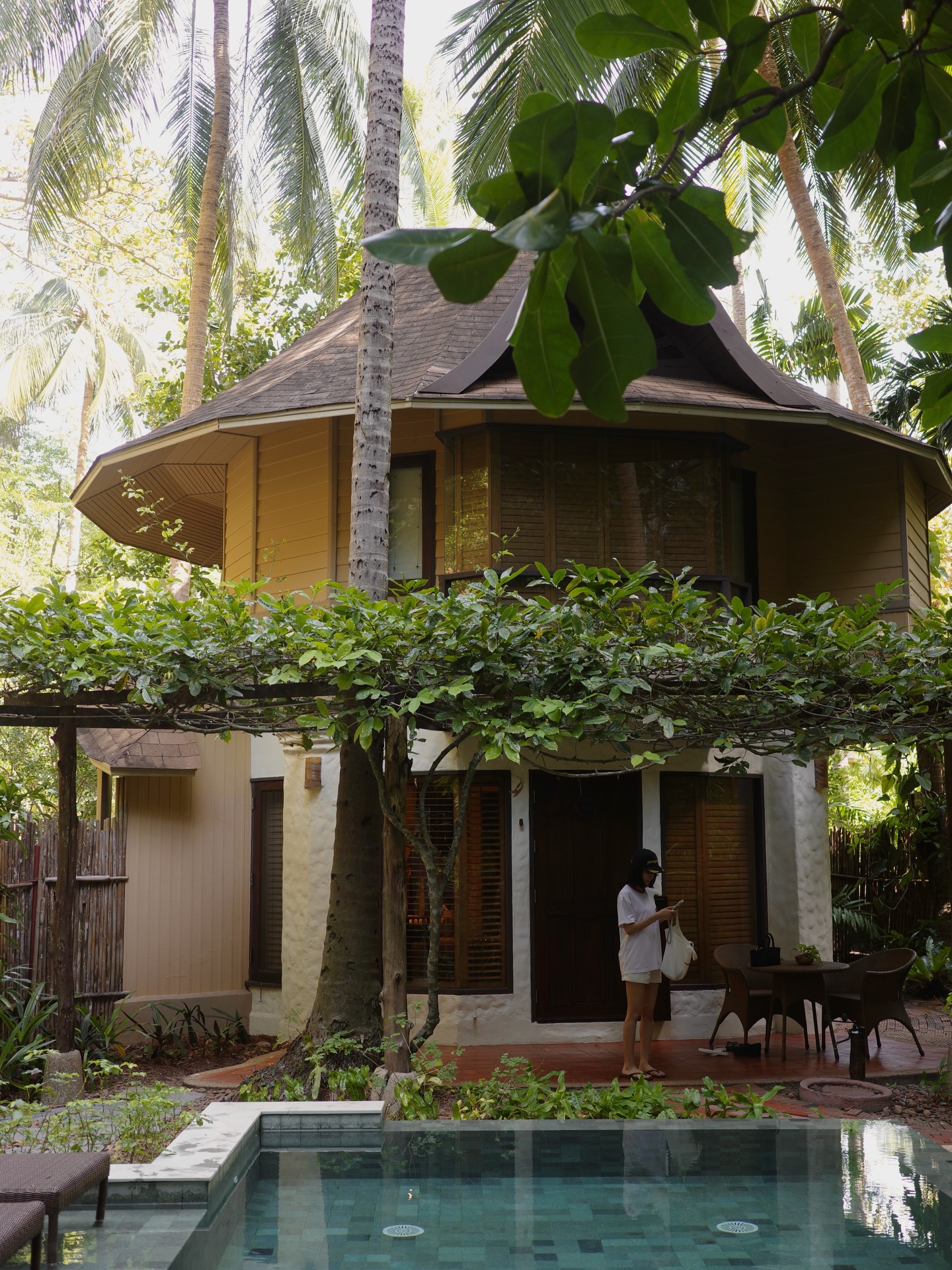 โม - มนชนก แสงฉายเพียงเพ็ญ