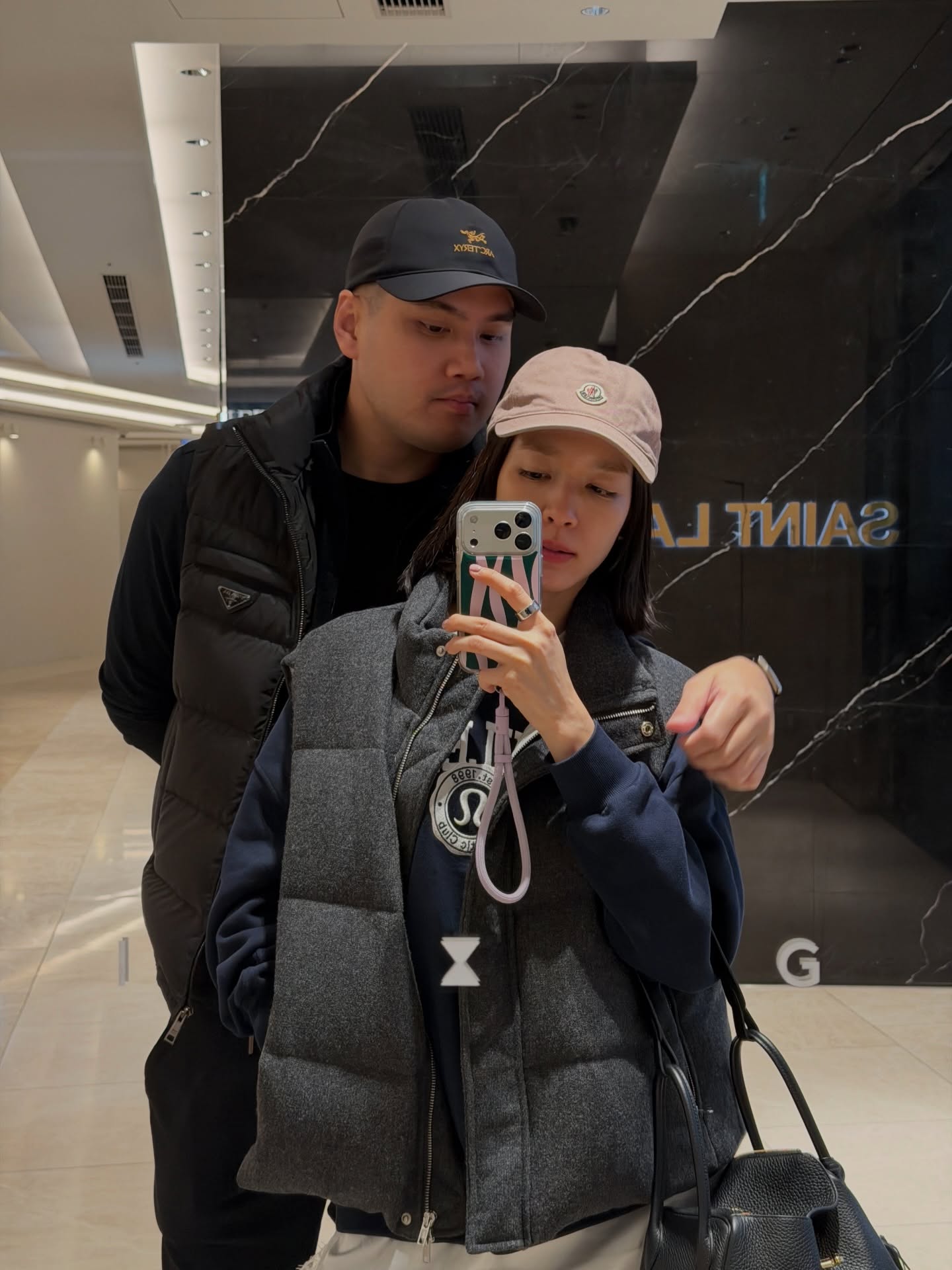 โม - มนชนก แสงฉายเพียงเพ็ญ