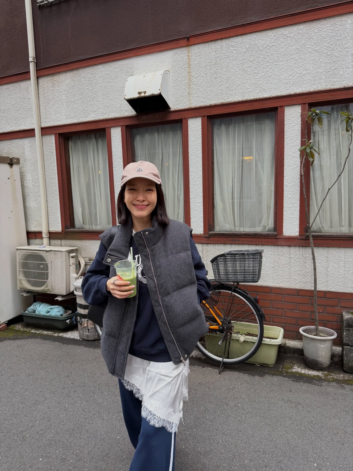 โม - มนชนก แสงฉายเพียงเพ็ญ