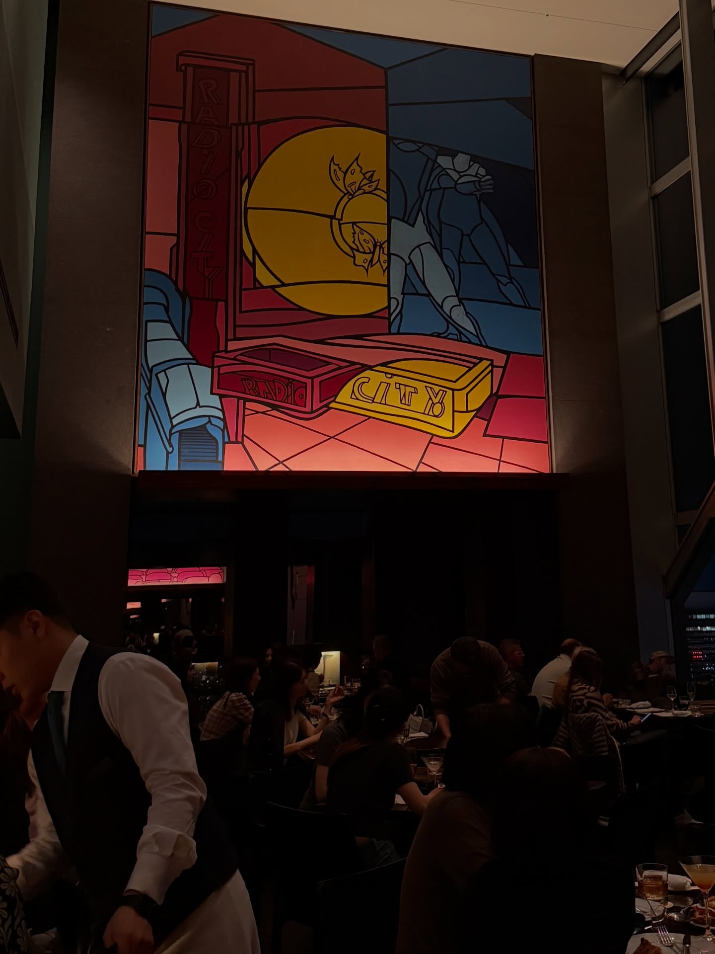 โม - มนชนก แสงฉายเพียงเพ็ญ