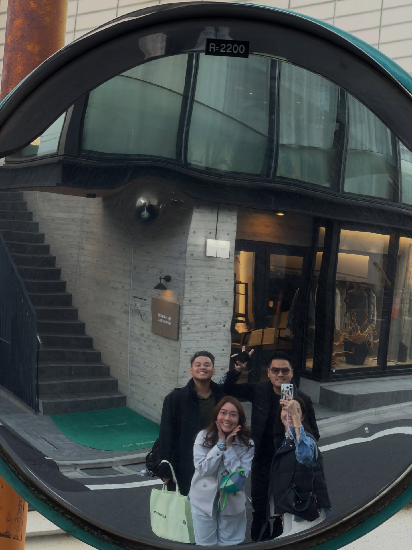 โม - มนชนก แสงฉายเพียงเพ็ญ