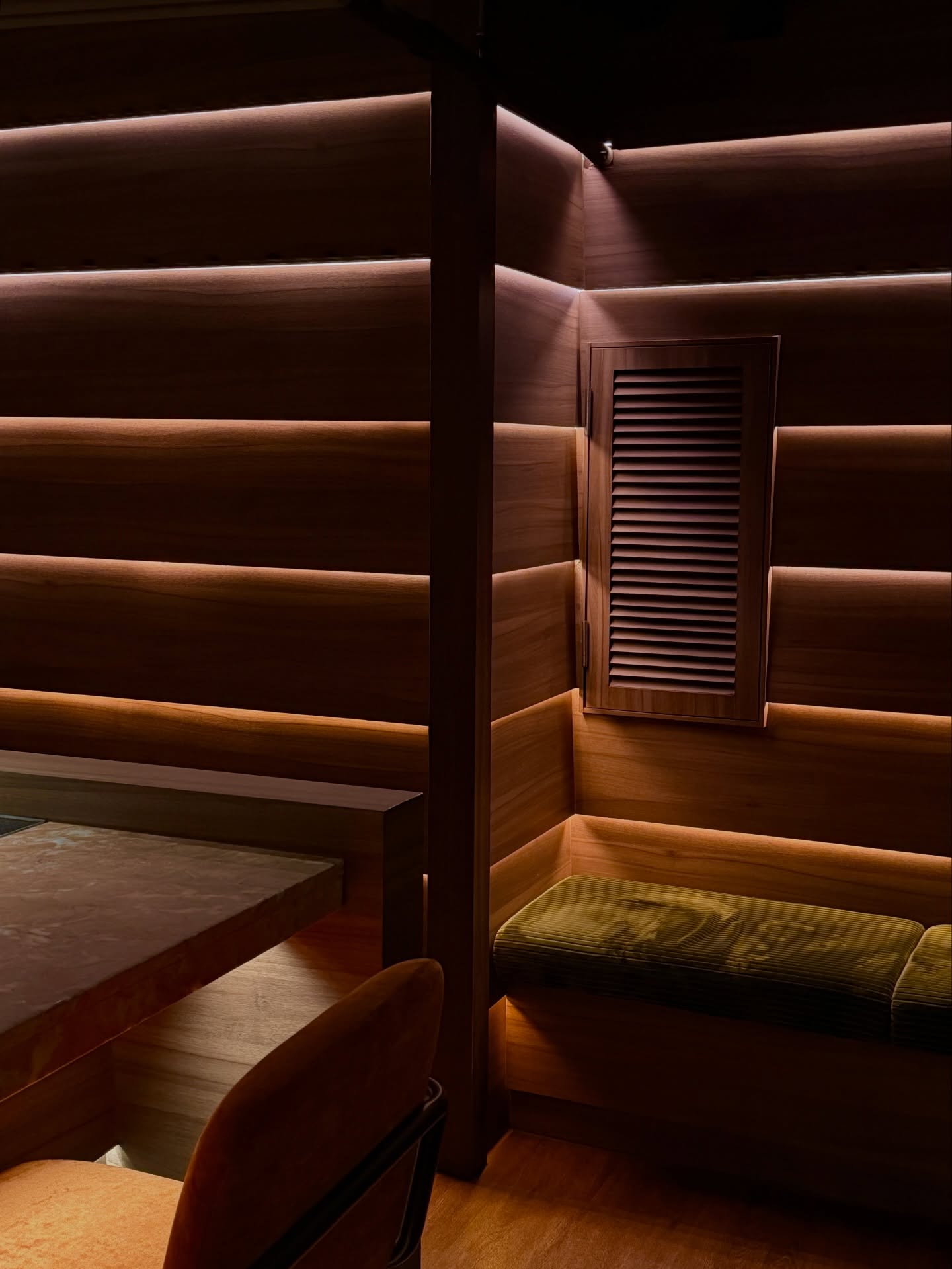 โม - มนชนก แสงฉายเพียงเพ็ญ