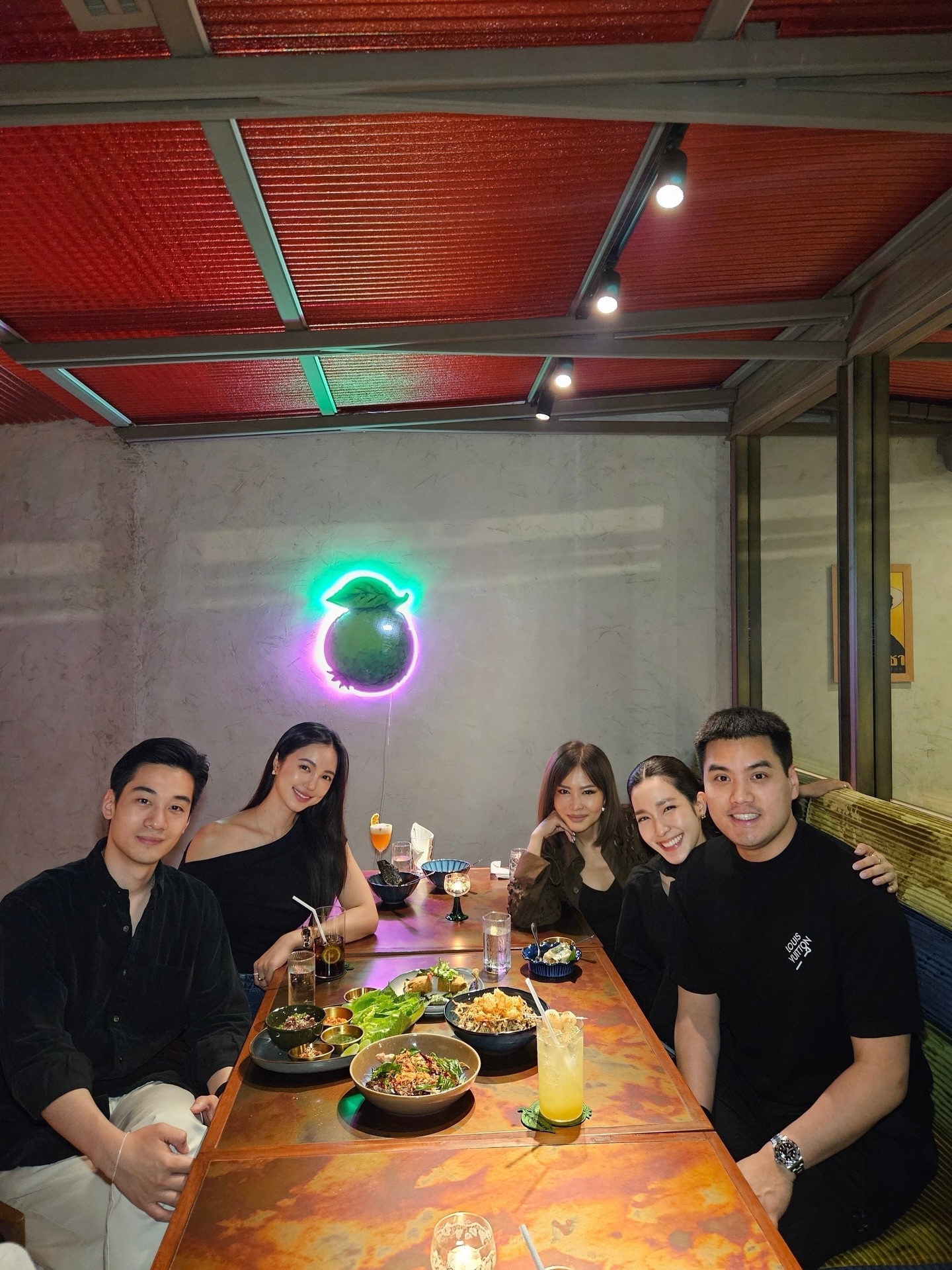 โม - มนชนก แสงฉายเพียงเพ็ญ