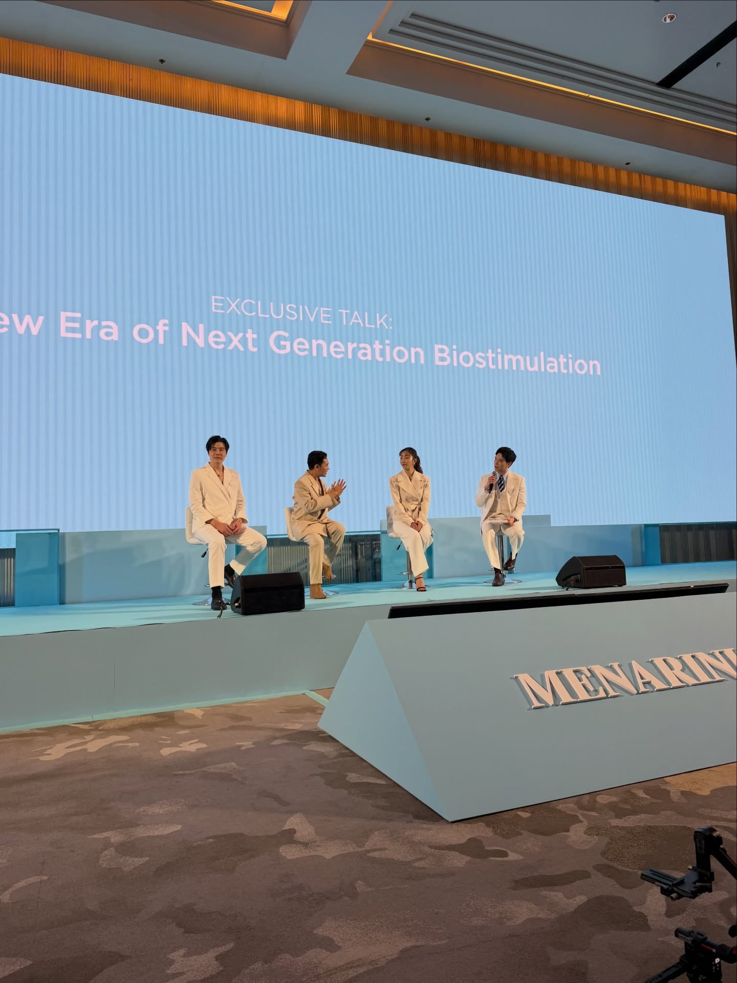 โม - มนชนก แสงฉายเพียงเพ็ญ