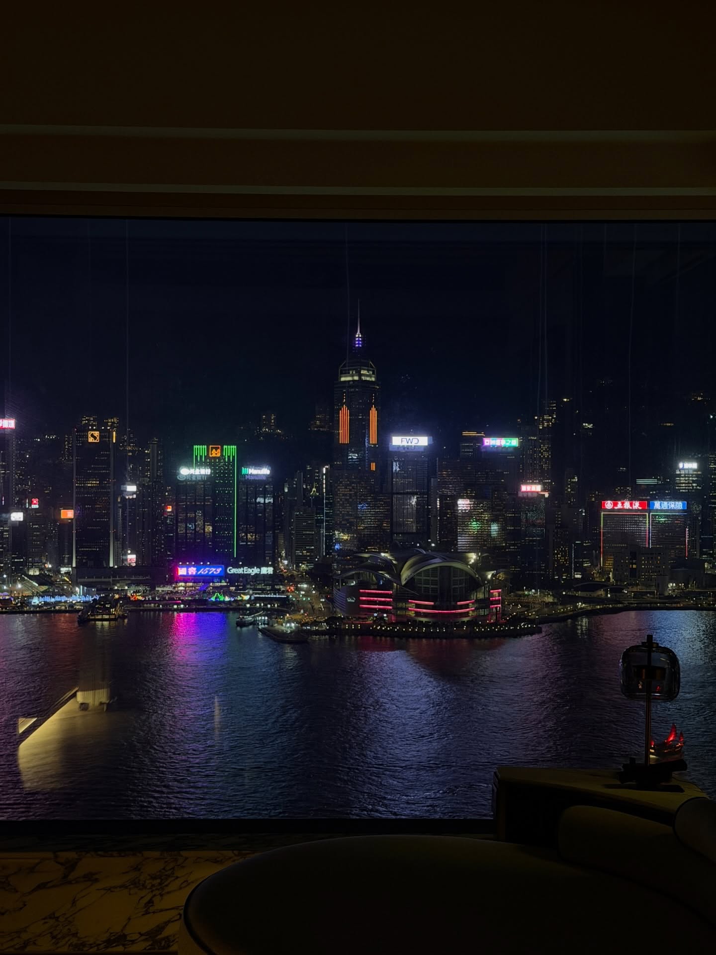 โม - มนชนก แสงฉายเพียงเพ็ญ