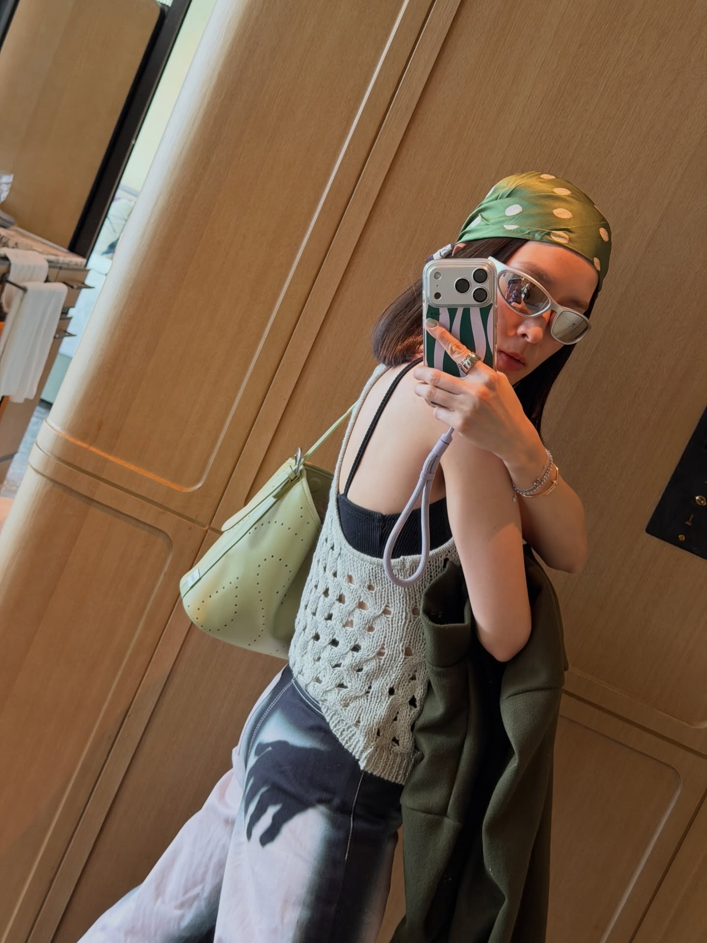 โม - มนชนก แสงฉายเพียงเพ็ญ