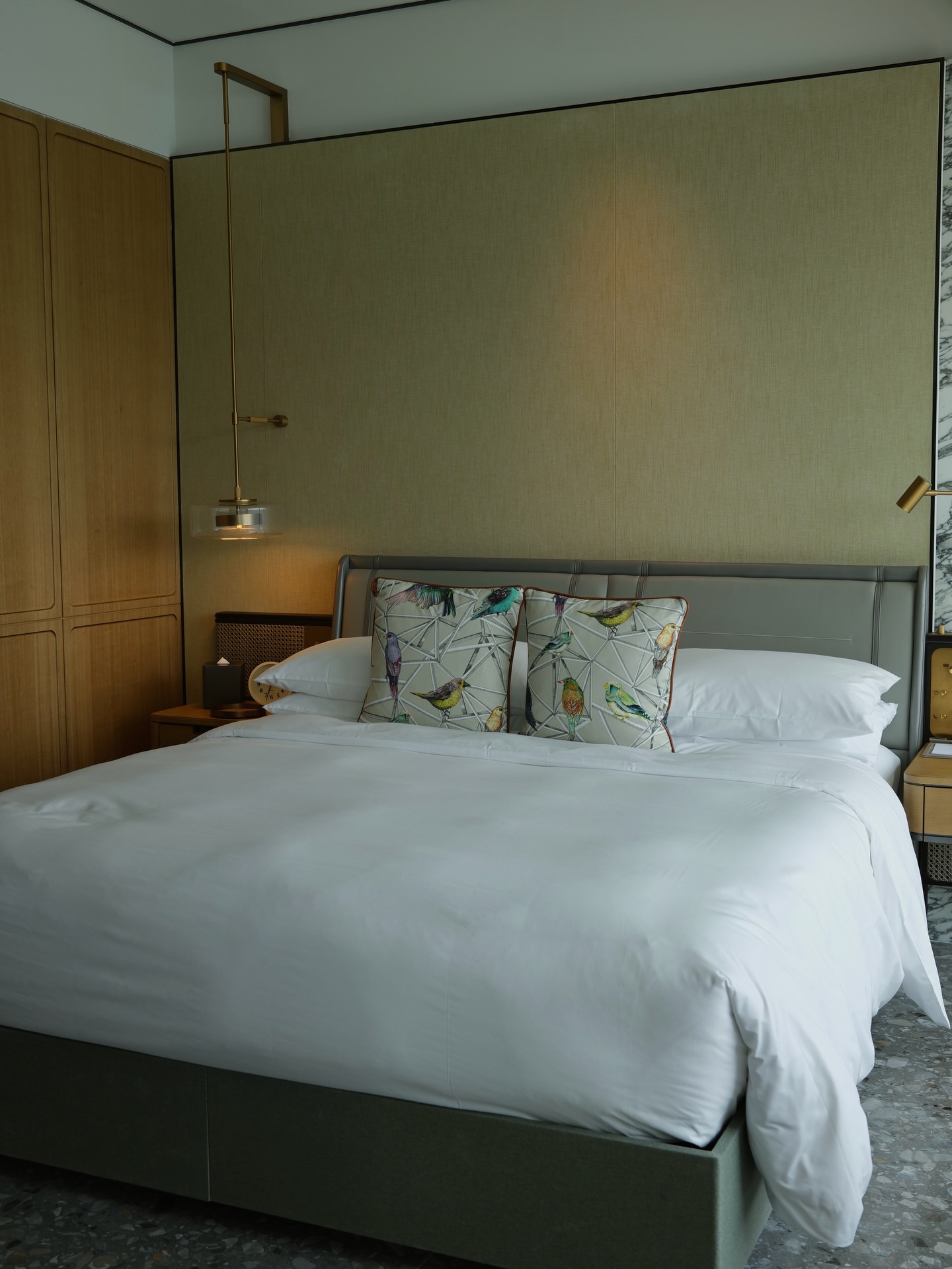 โม - มนชนก แสงฉายเพียงเพ็ญ