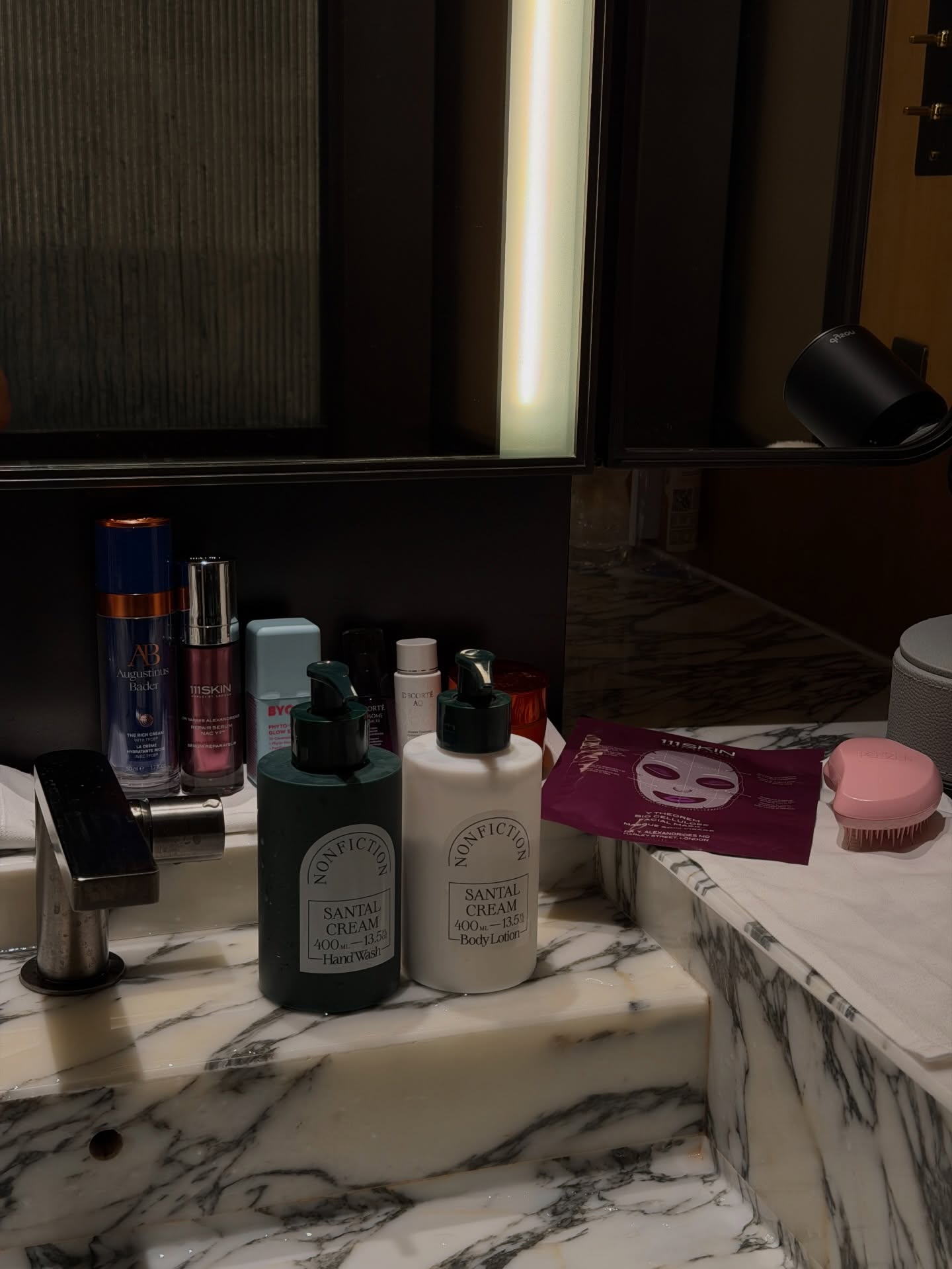 โม - มนชนก แสงฉายเพียงเพ็ญ