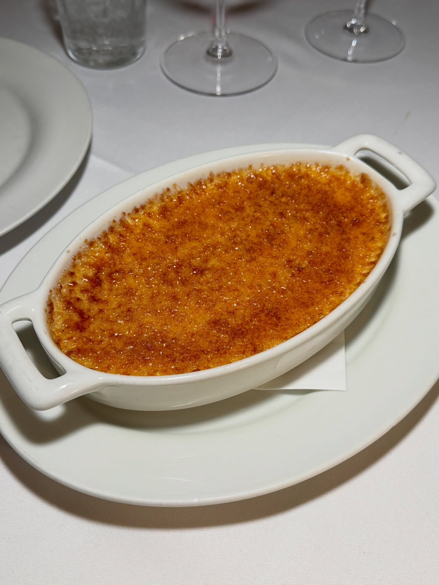 โม - มนชนก แสงฉายเพียงเพ็ญ