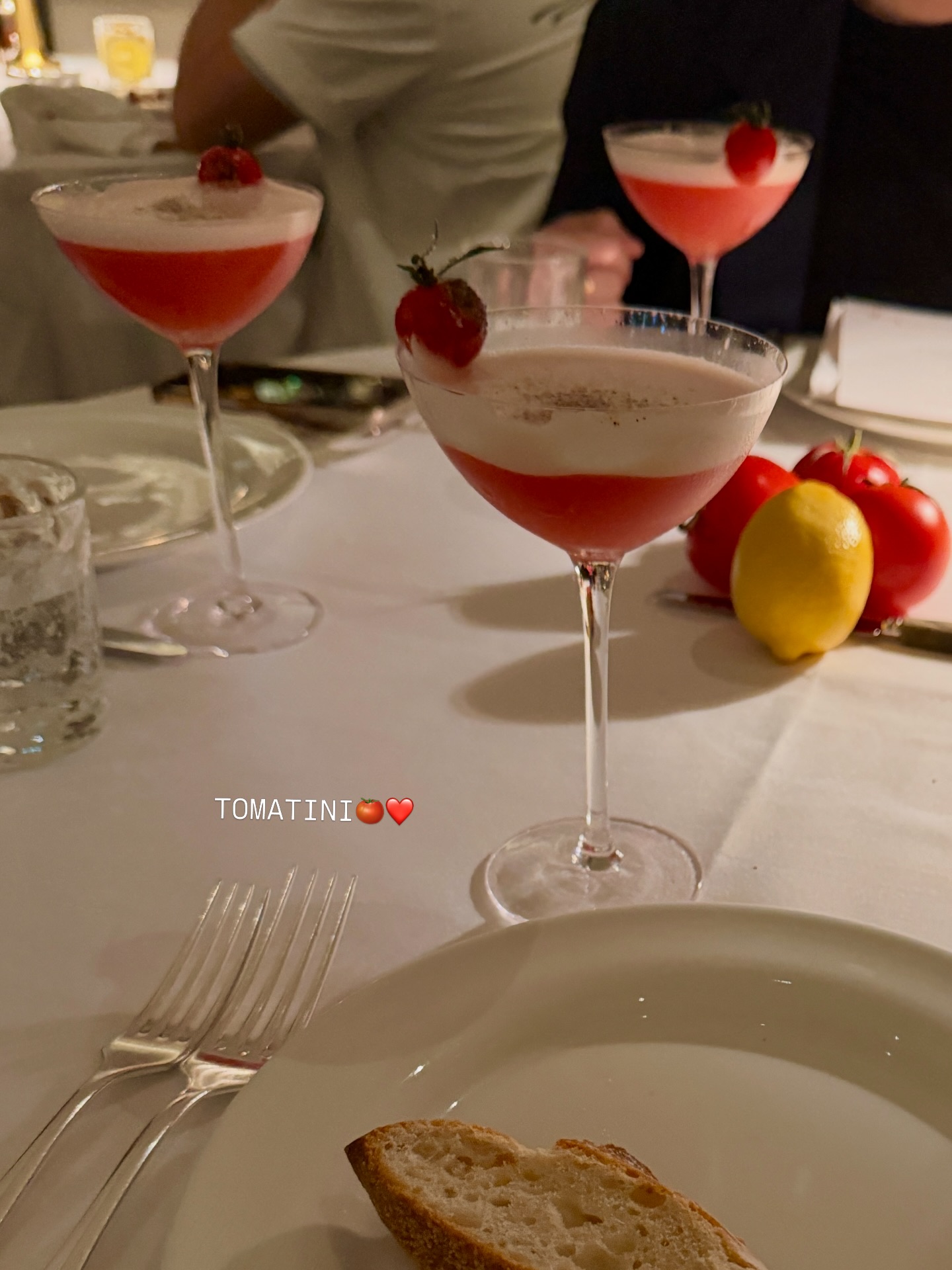 โม - มนชนก แสงฉายเพียงเพ็ญ