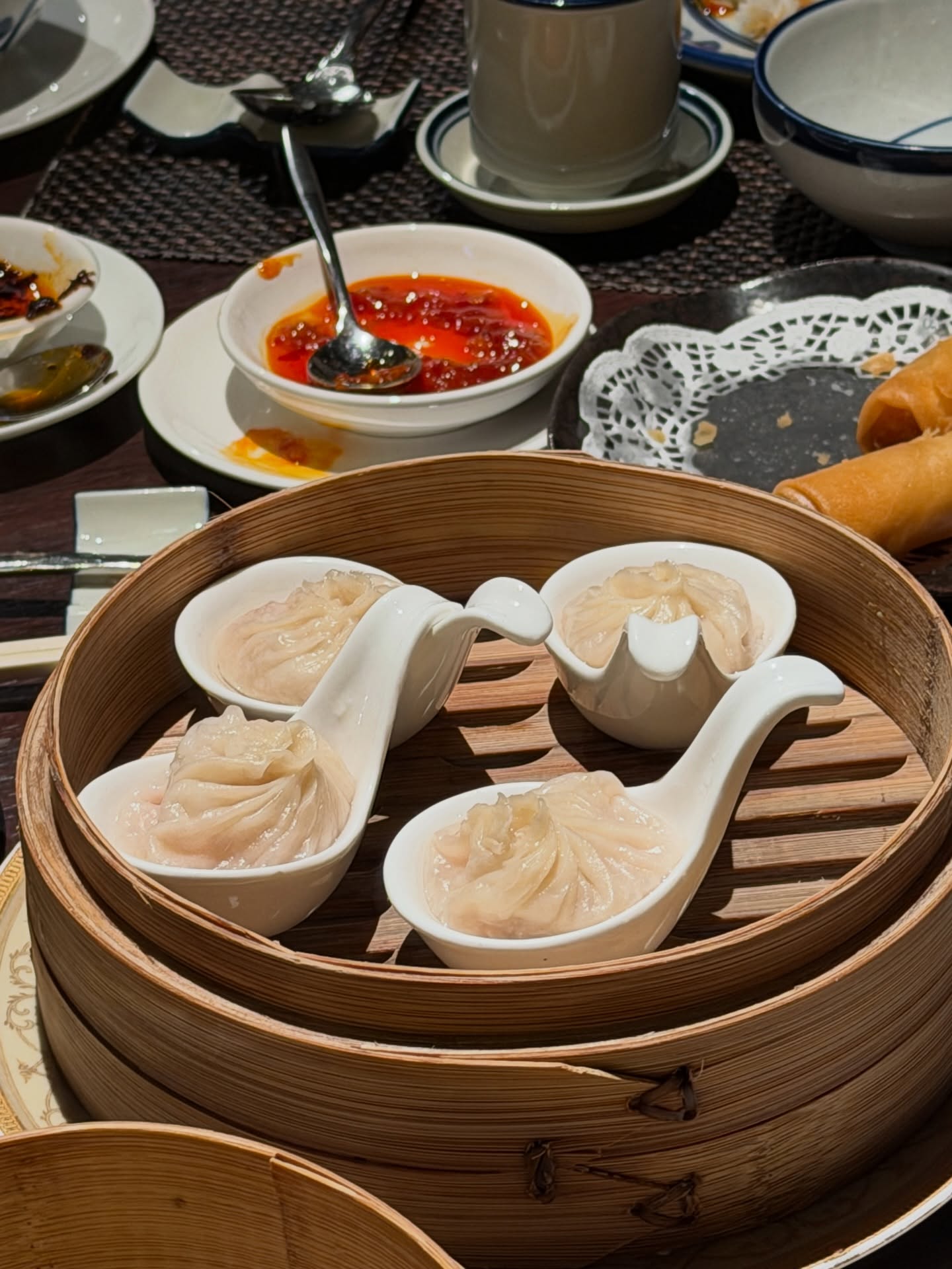 โม - มนชนก แสงฉายเพียงเพ็ญ