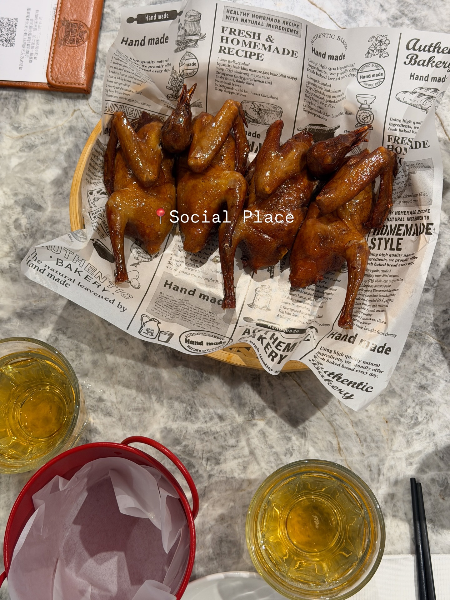 โม - มนชนก แสงฉายเพียงเพ็ญ