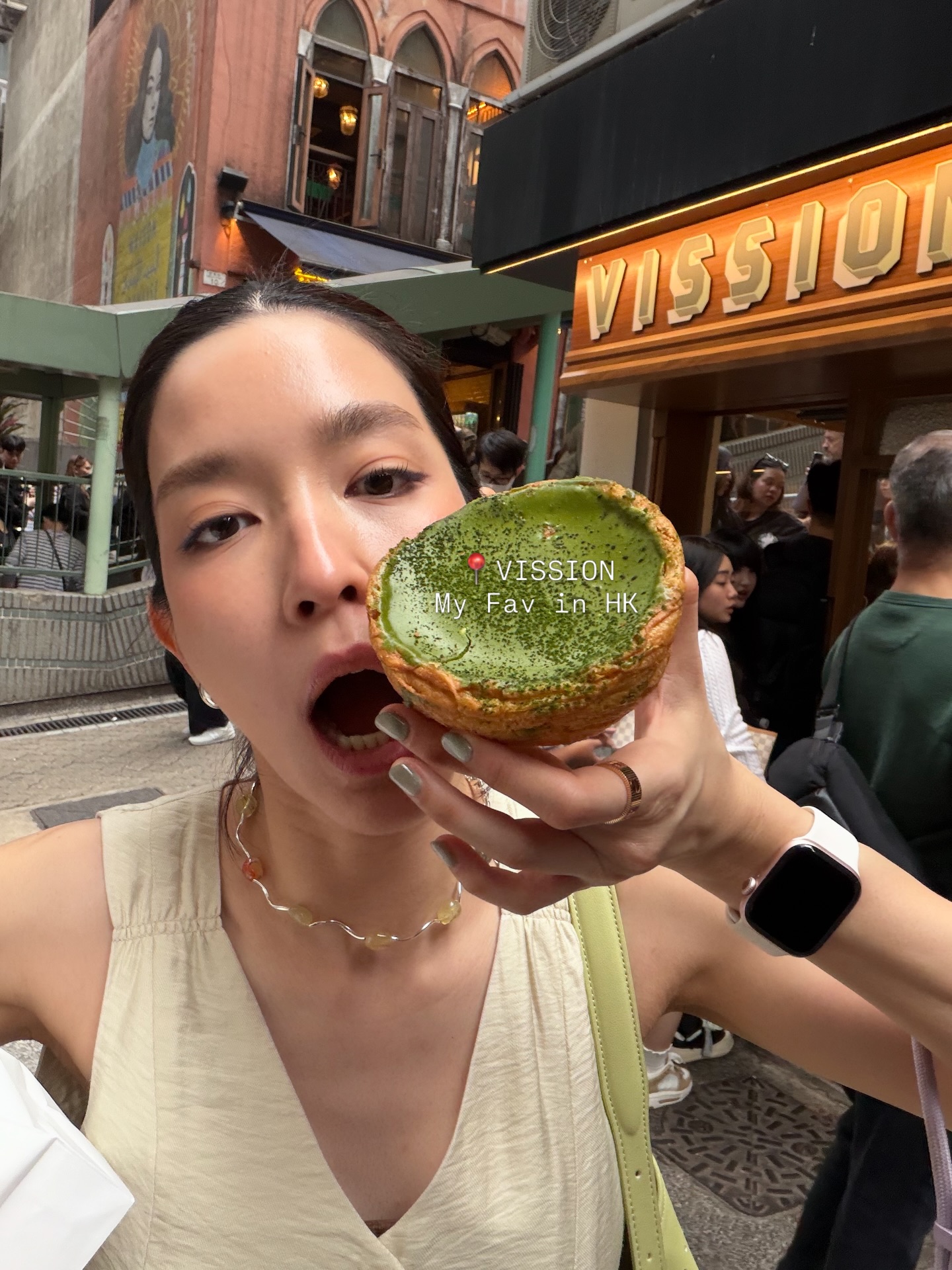 โม - มนชนก แสงฉายเพียงเพ็ญ