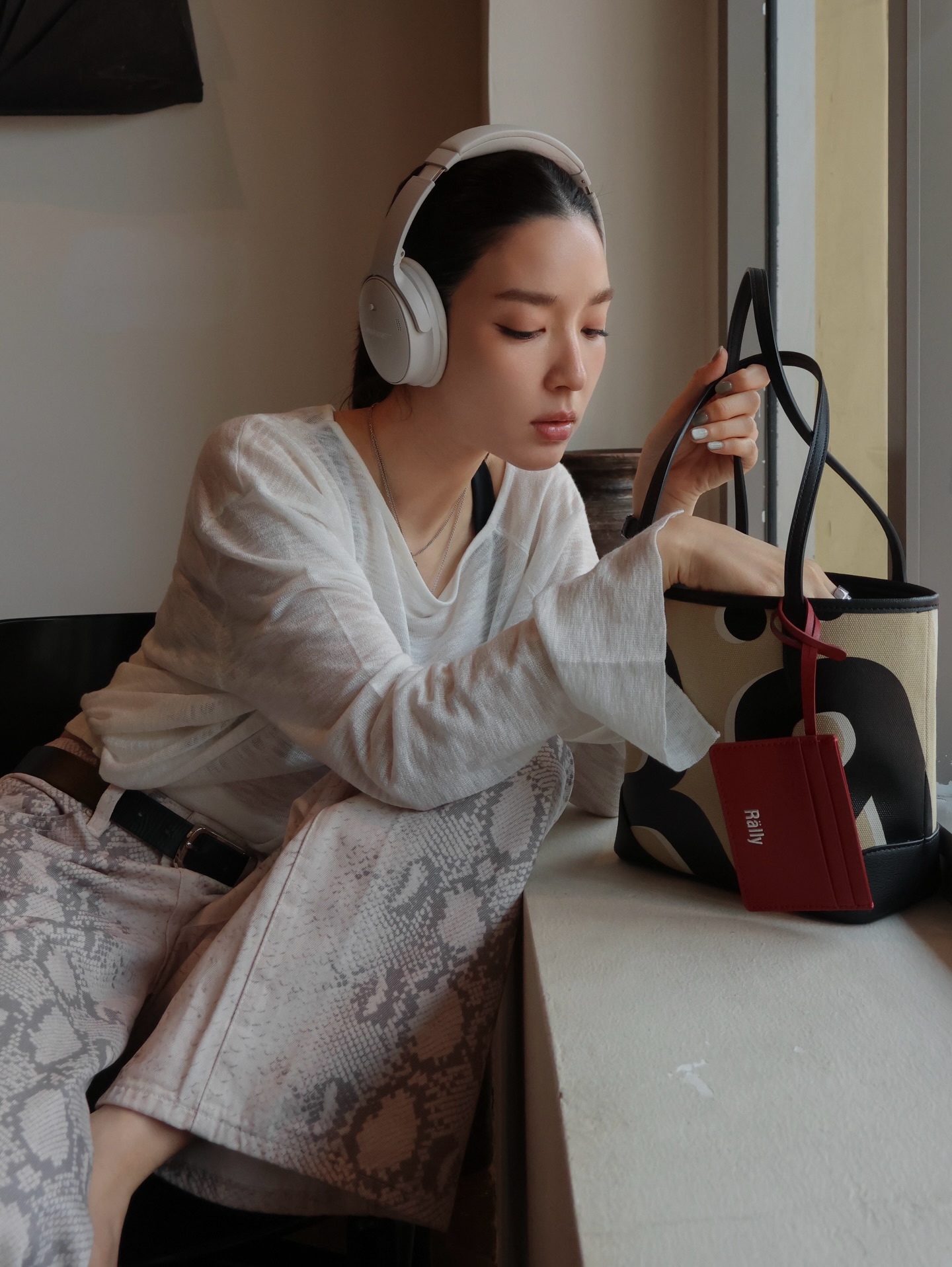 โม - มนชนก แสงฉายเพียงเพ็ญ